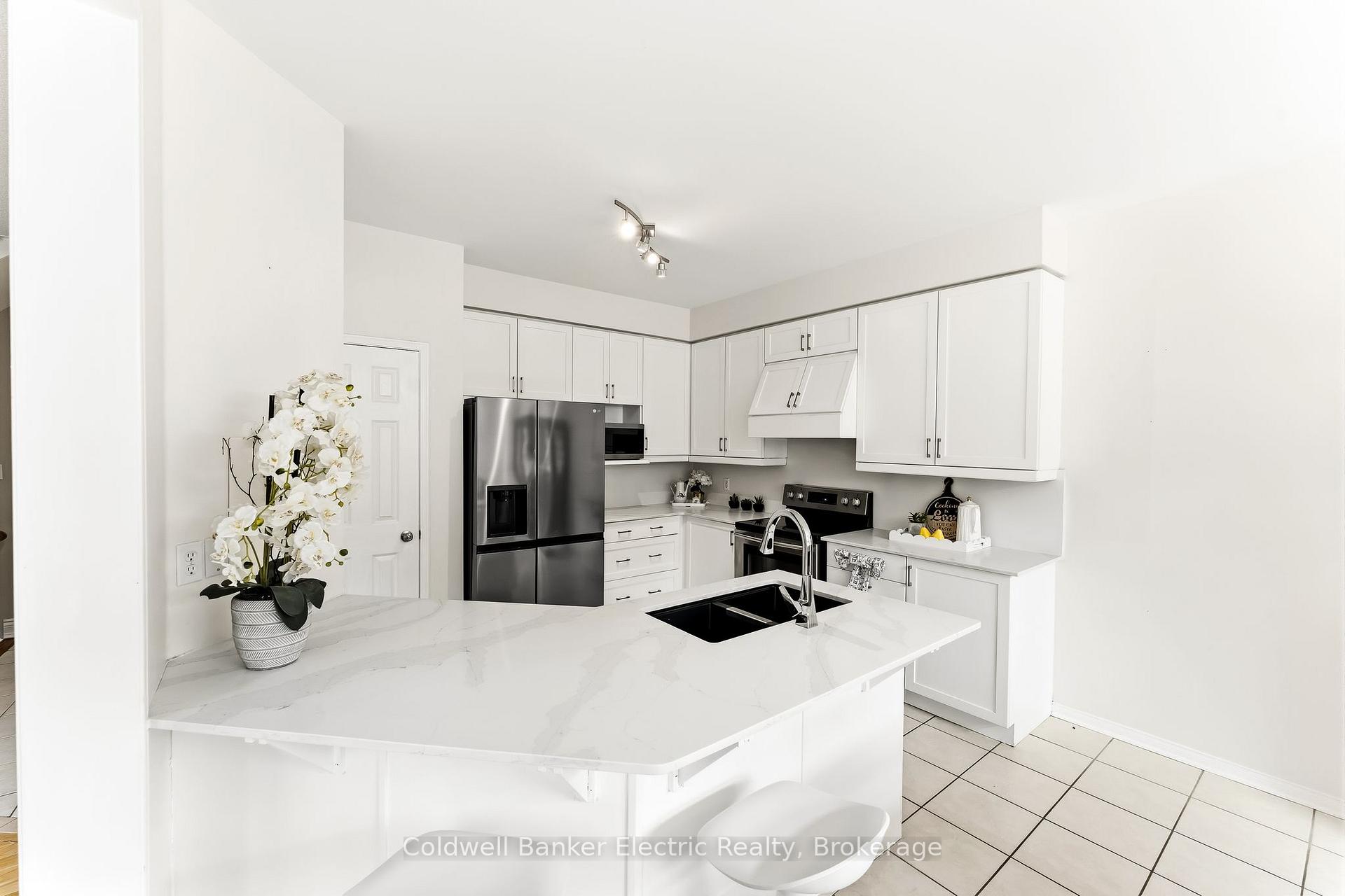 Photo 14 of 1407 Ashgrove Crescent, Oshawa, Pinecrest — HOMEH