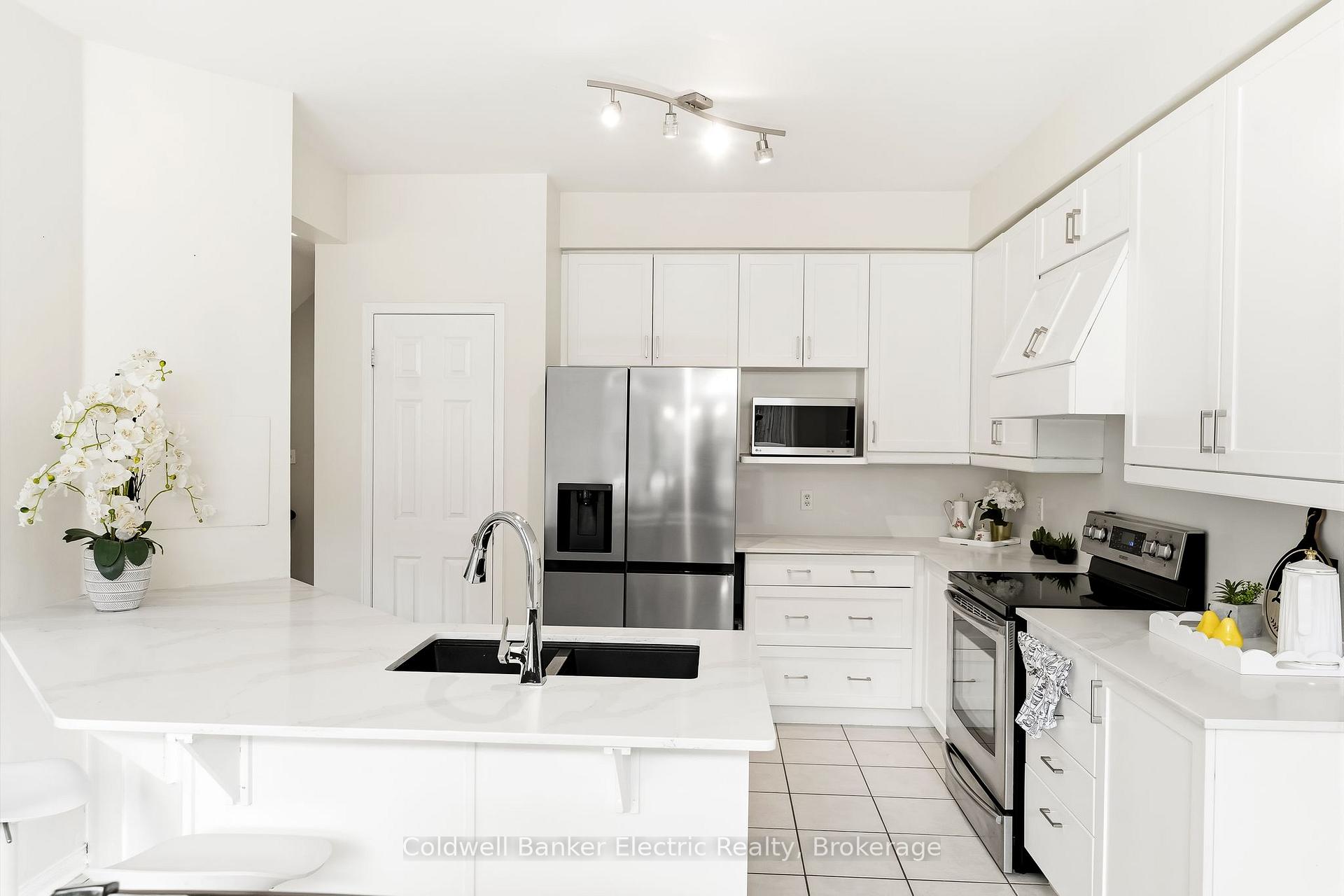 Photo 15 of 1407 Ashgrove Crescent, Oshawa, Pinecrest — HOMEH