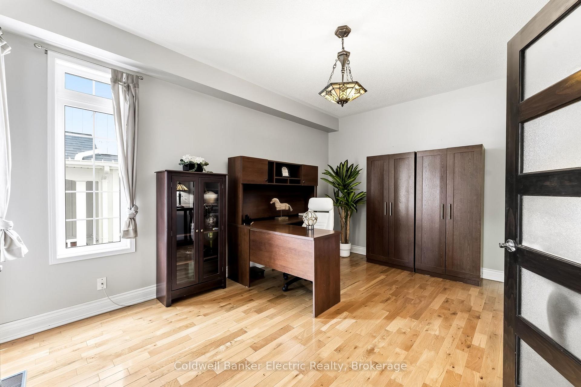 Photo 19 of 1407 Ashgrove Crescent, Oshawa, Pinecrest — HOMEH