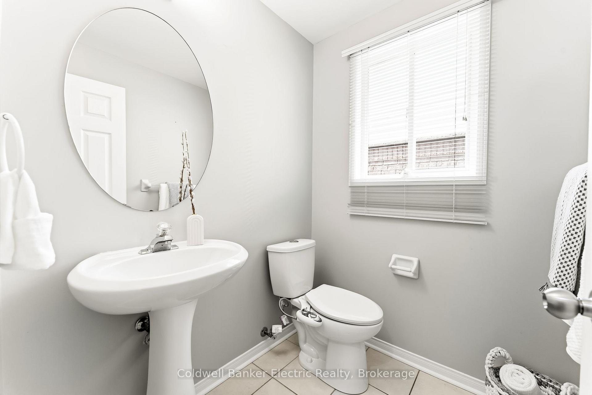 Photo 23 of 1407 Ashgrove Crescent, Oshawa, Pinecrest — HOMEH