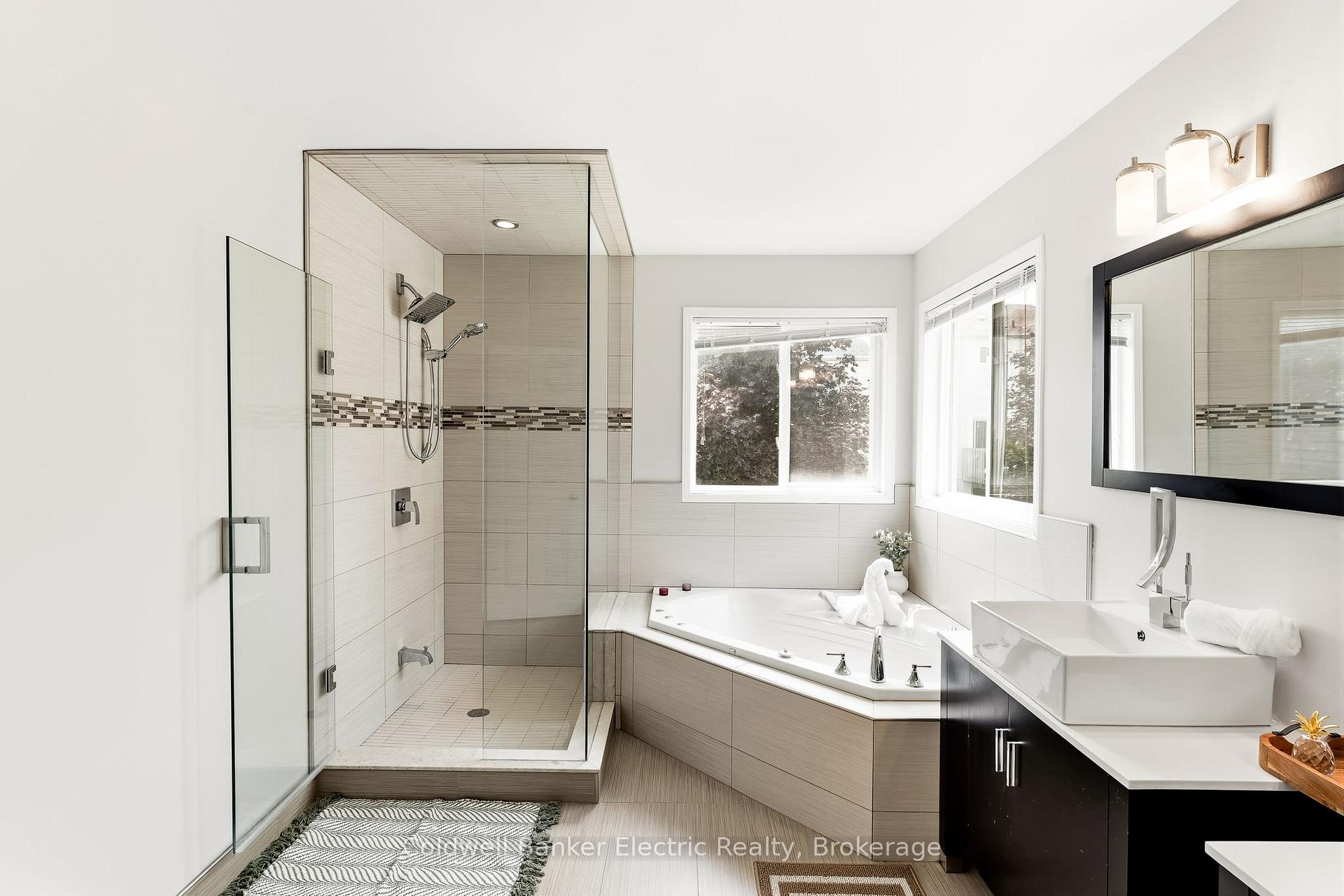 Photo 33 of 1407 Ashgrove Crescent, Oshawa, Pinecrest — HOMEH
