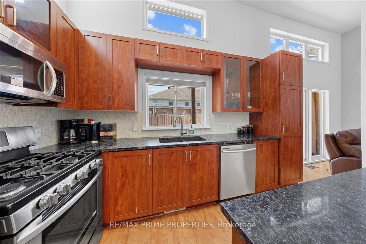 Photo 12 of 201 Gladeview Private, Ottawa, Upper Hunt Club — HOMEH