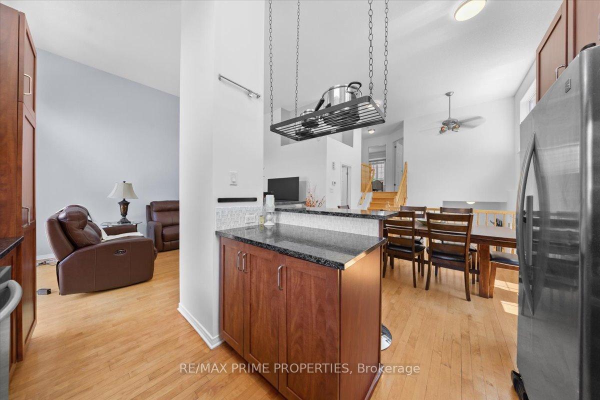 Photo 13 of 201 Gladeview Private, Ottawa, Upper Hunt Club — HOMEH