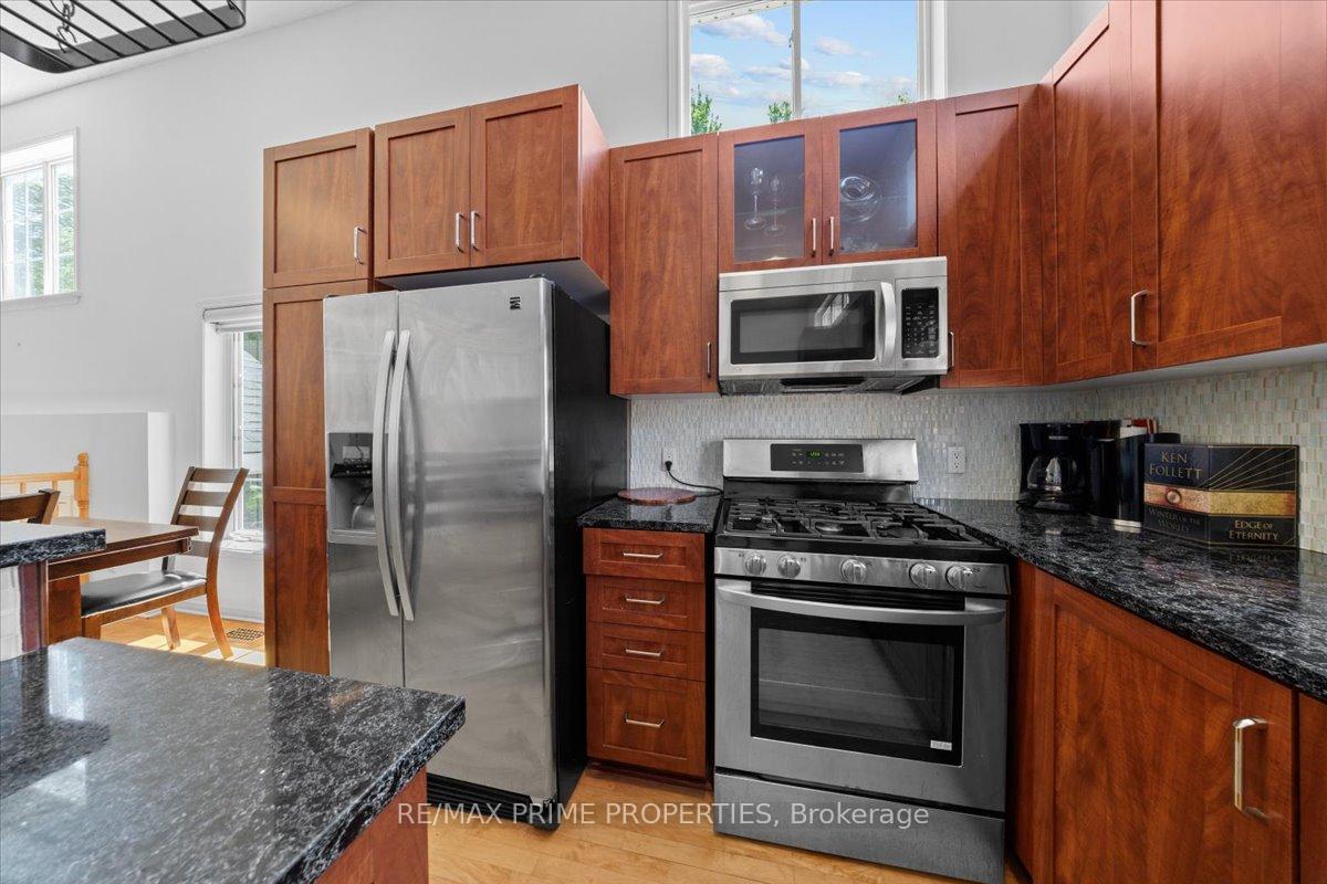 Photo 14 of 201 Gladeview Private, Ottawa, Upper Hunt Club — HOMEH