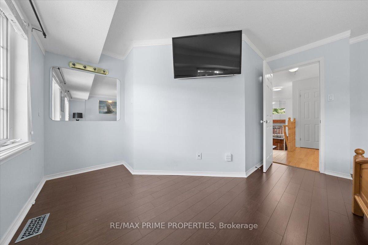 Photo 24 of 201 Gladeview Private, Ottawa, Upper Hunt Club — HOMEH