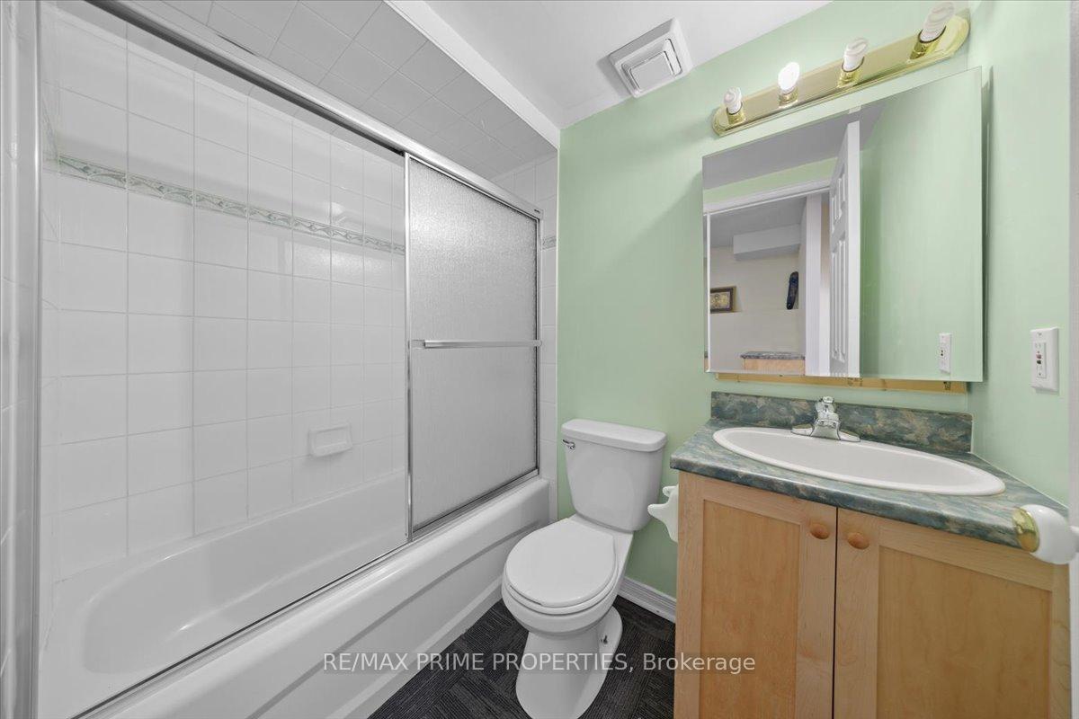 Photo 33 of 201 Gladeview Private, Ottawa, Upper Hunt Club — HOMEH