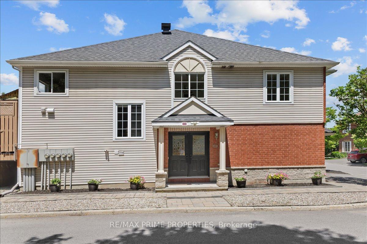 Photo 36 of 201 Gladeview Private, Ottawa, Upper Hunt Club — HOMEH
