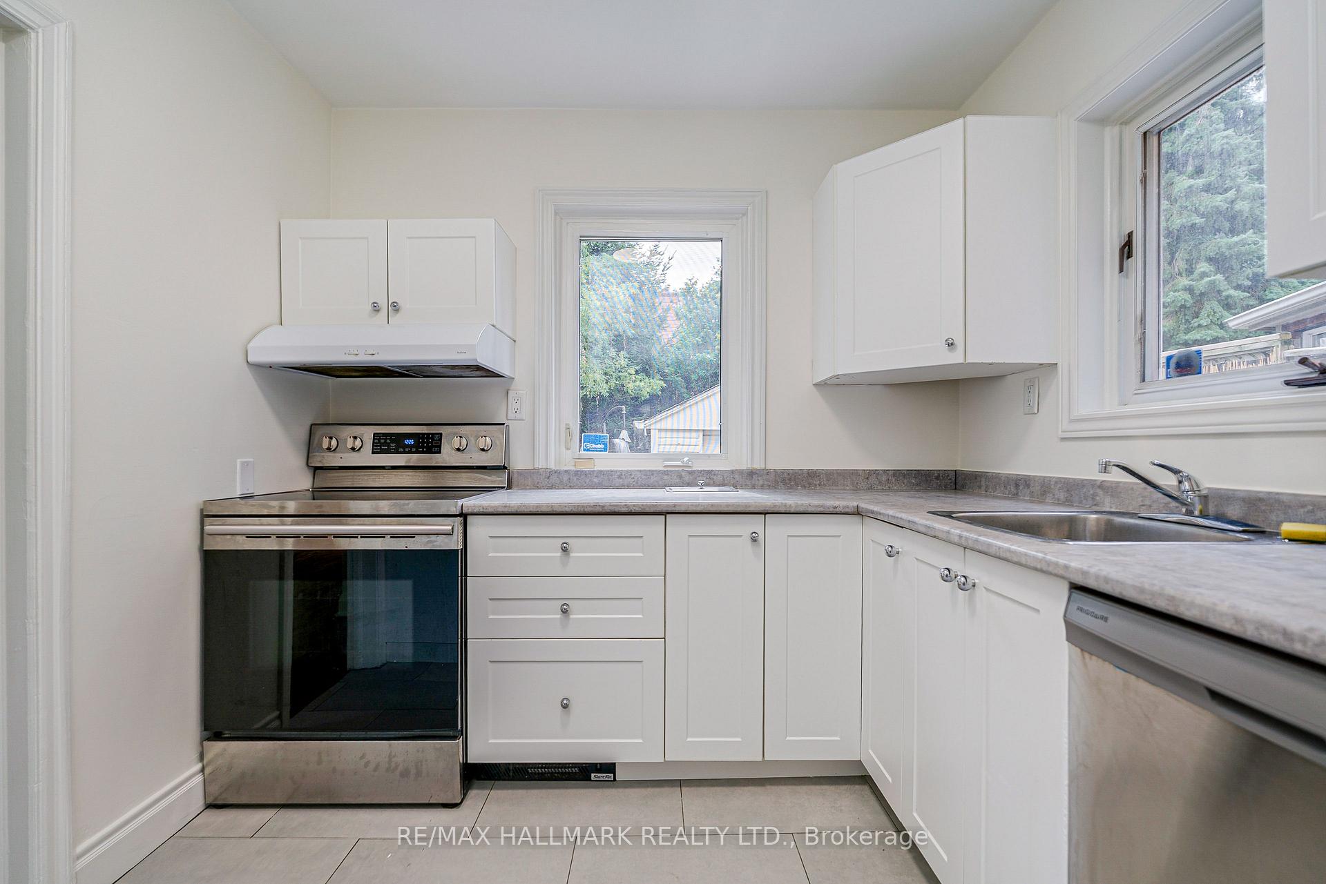 Photo 6 of 59 Fairfield Road, Toronto, Mount Pleasant East — HOMEH