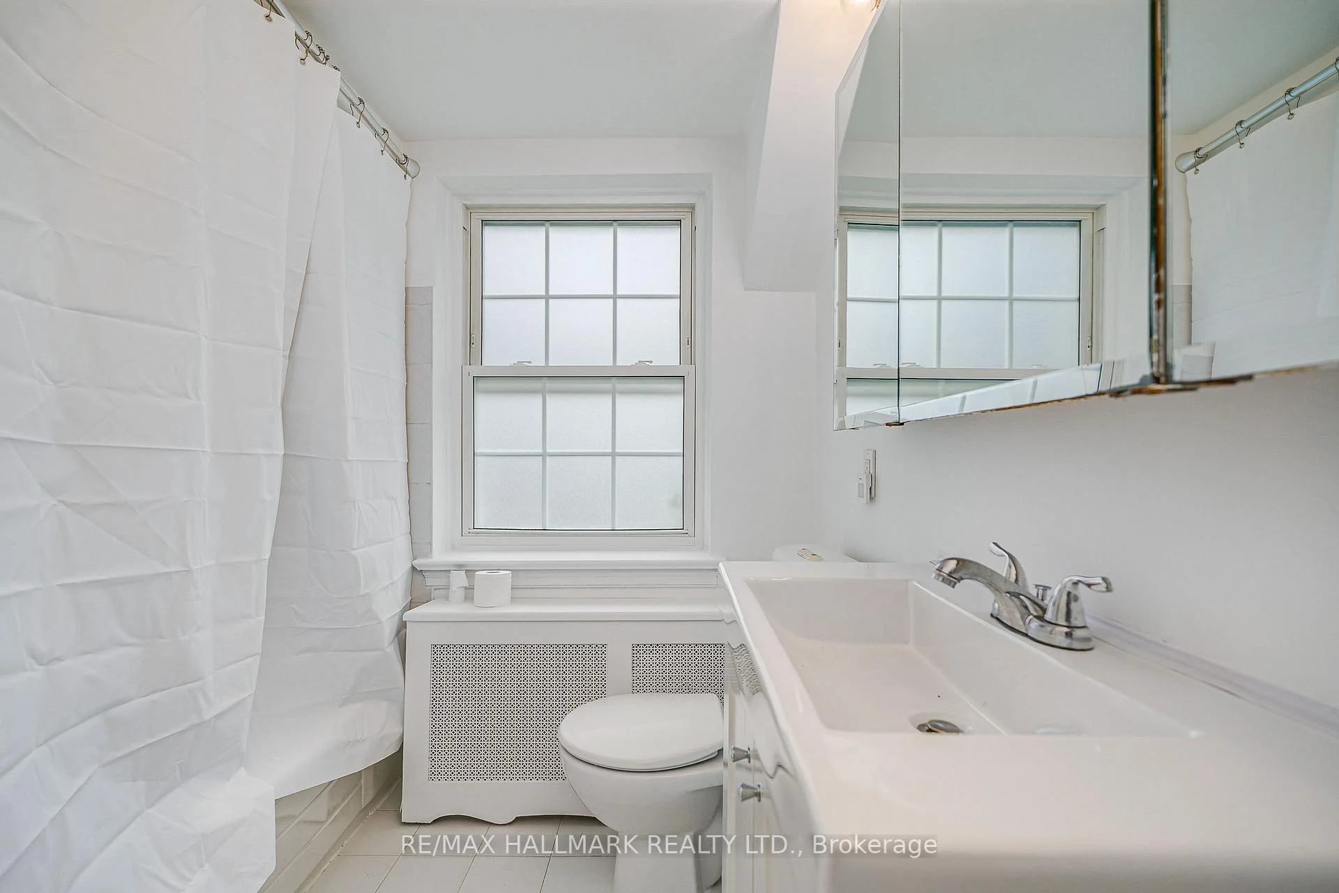 Photo 11 of 59 Fairfield Road, Toronto, Mount Pleasant East — HOMEH