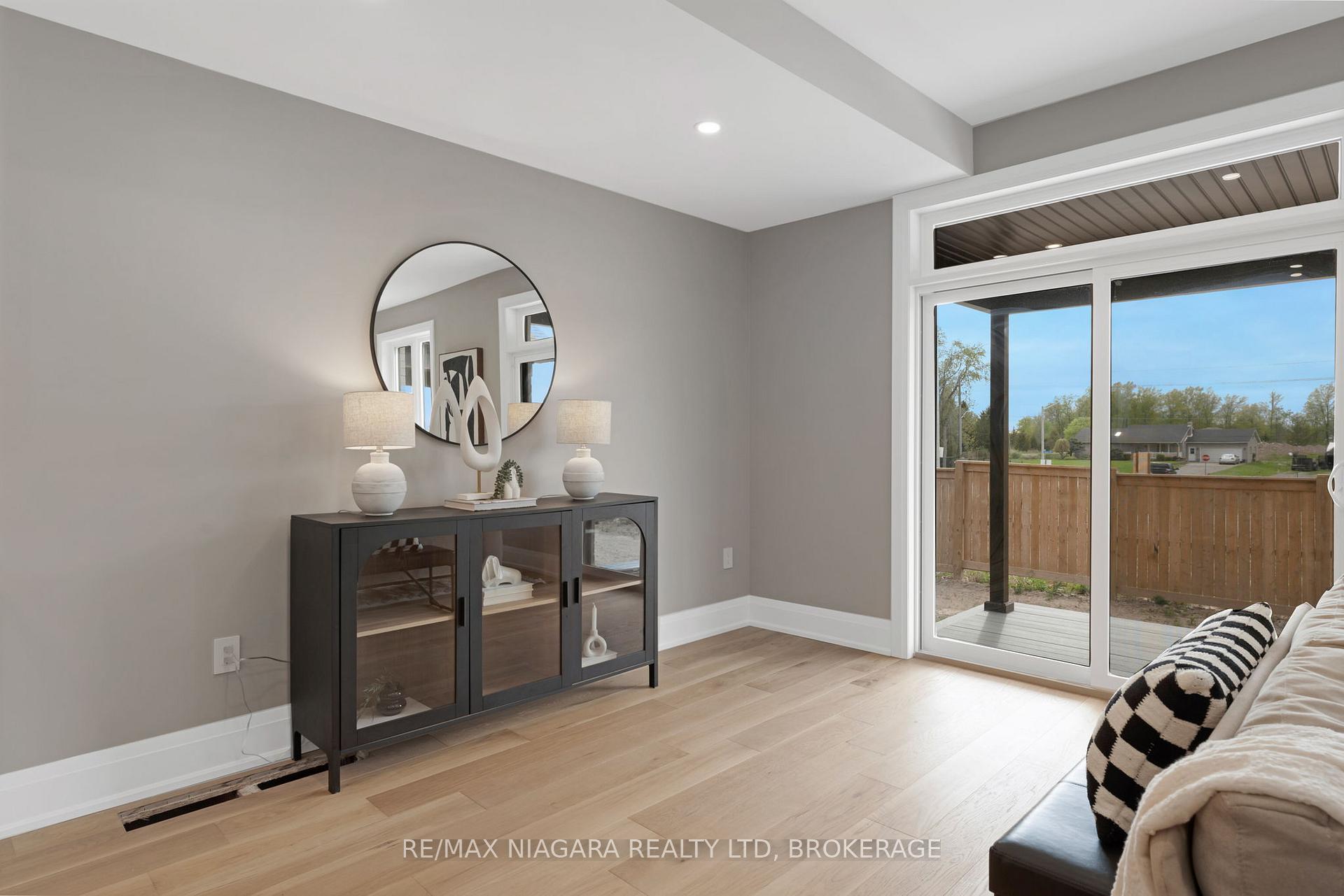 Photo 9 of 6200 Curlin Crescent, Niagara Falls, Forestview — HOMEH