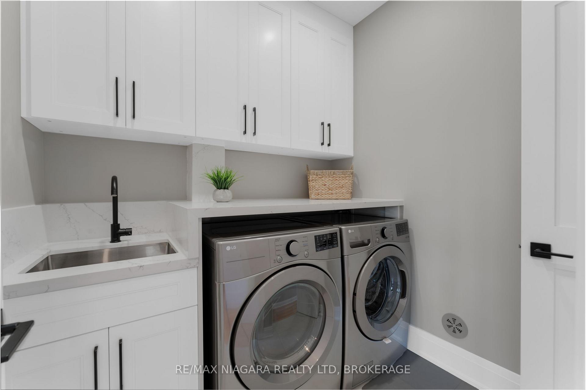 Photo 16 of 6200 Curlin Crescent, Niagara Falls, Forestview — HOMEH