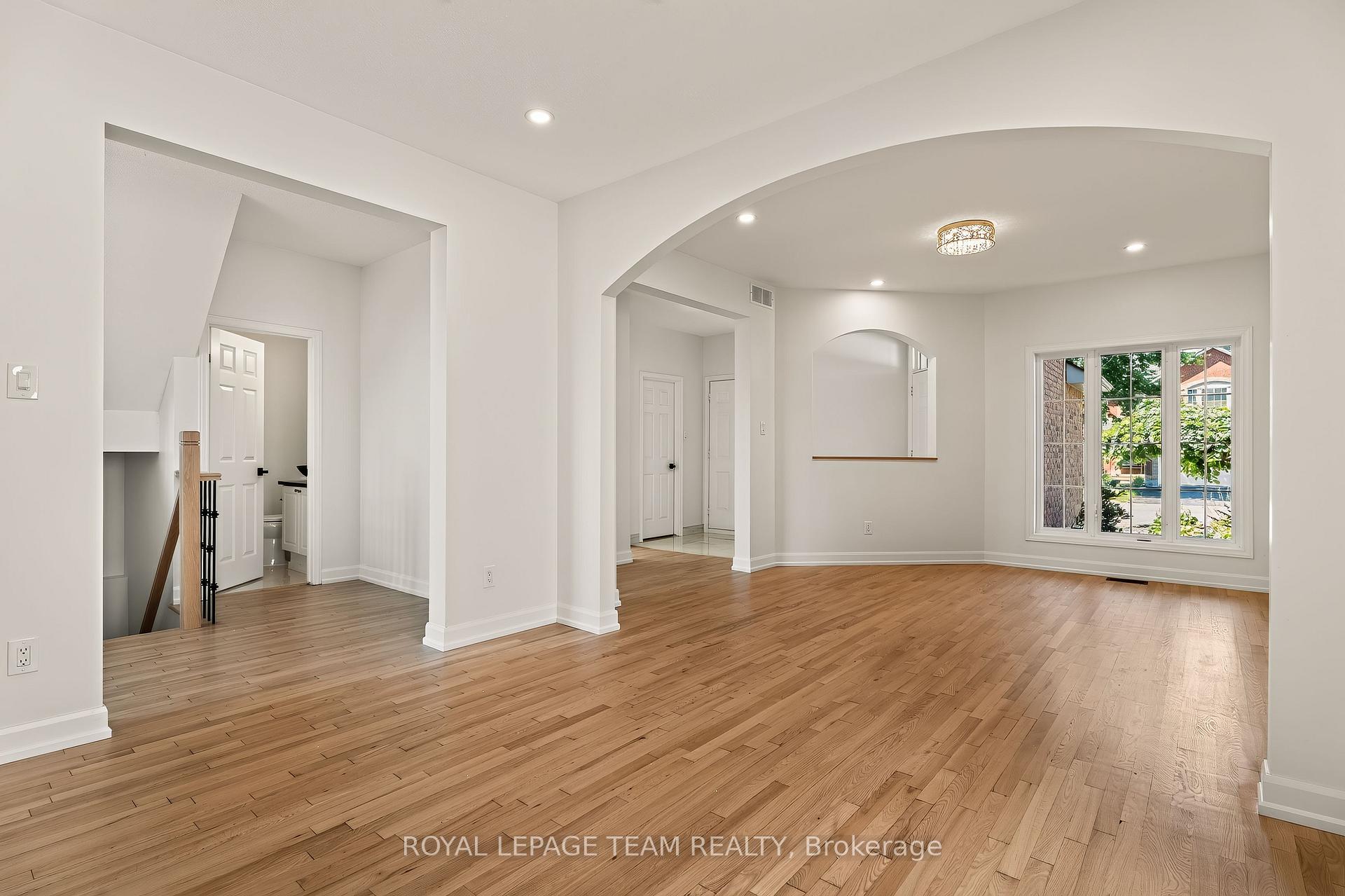 Photo 2 of 28 Borealis Crescent, Ottawa, Carson Meadows — HOMEH