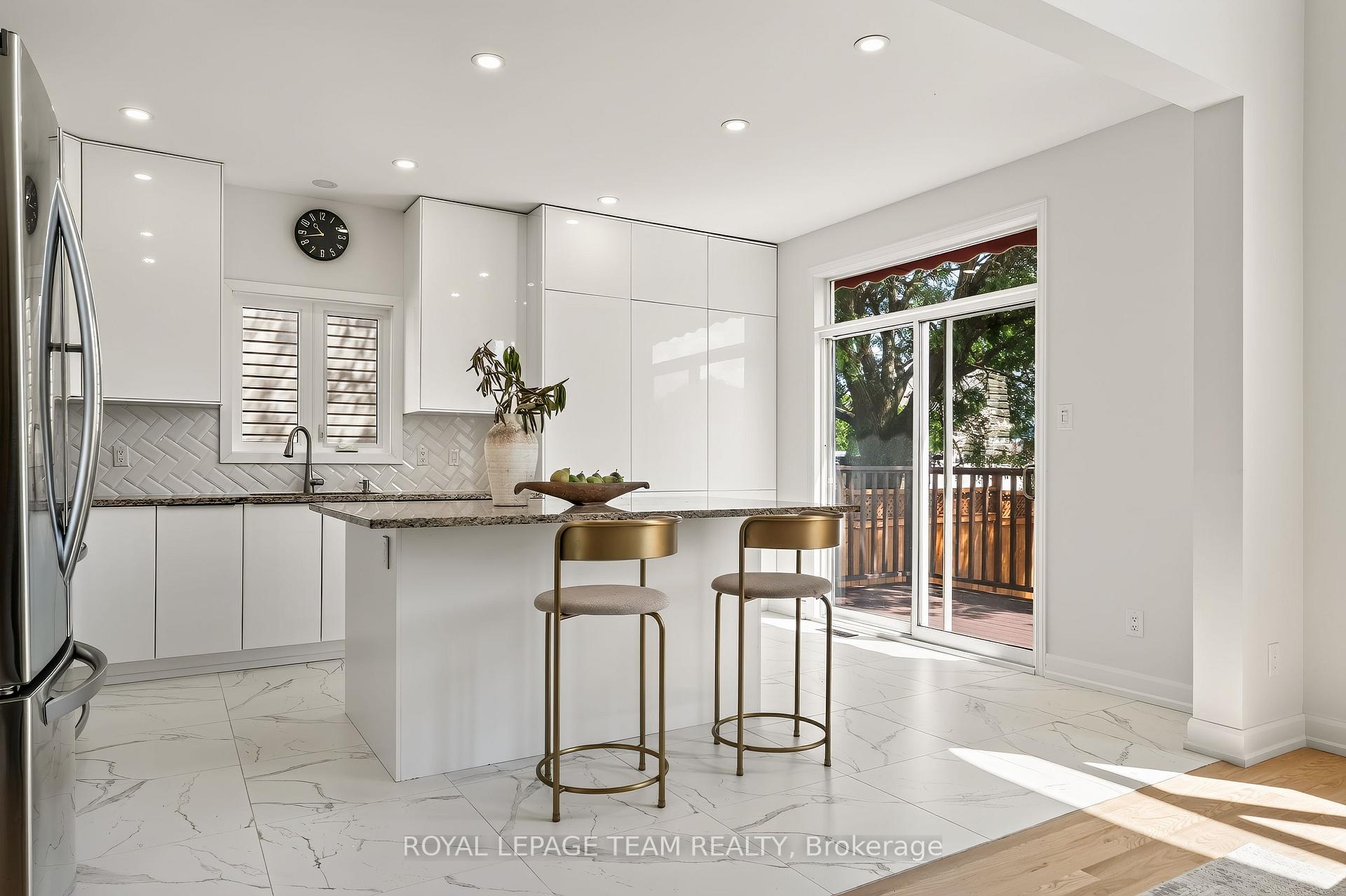 Photo 11 of 28 Borealis Crescent, Ottawa, Carson Meadows — HOMEH