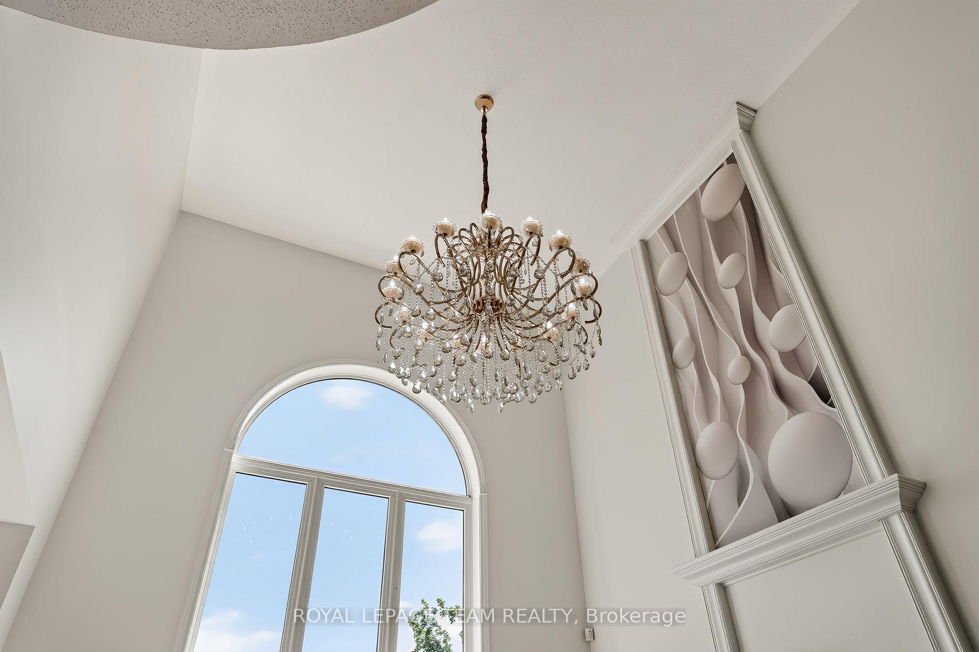 Photo 18 of 28 Borealis Crescent, Ottawa, Carson Meadows — HOMEH