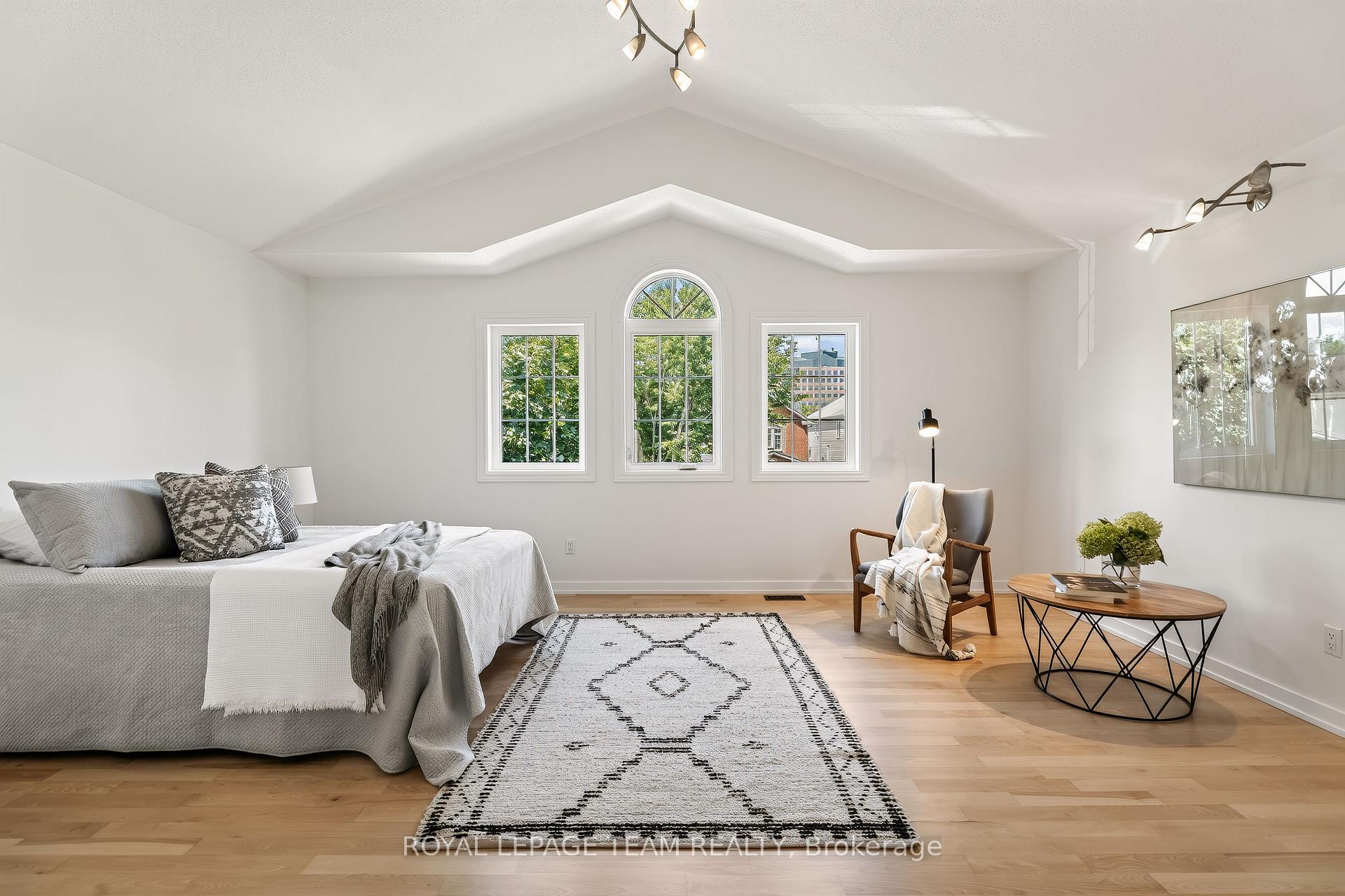 Photo 20 of 28 Borealis Crescent, Ottawa, Carson Meadows — HOMEH