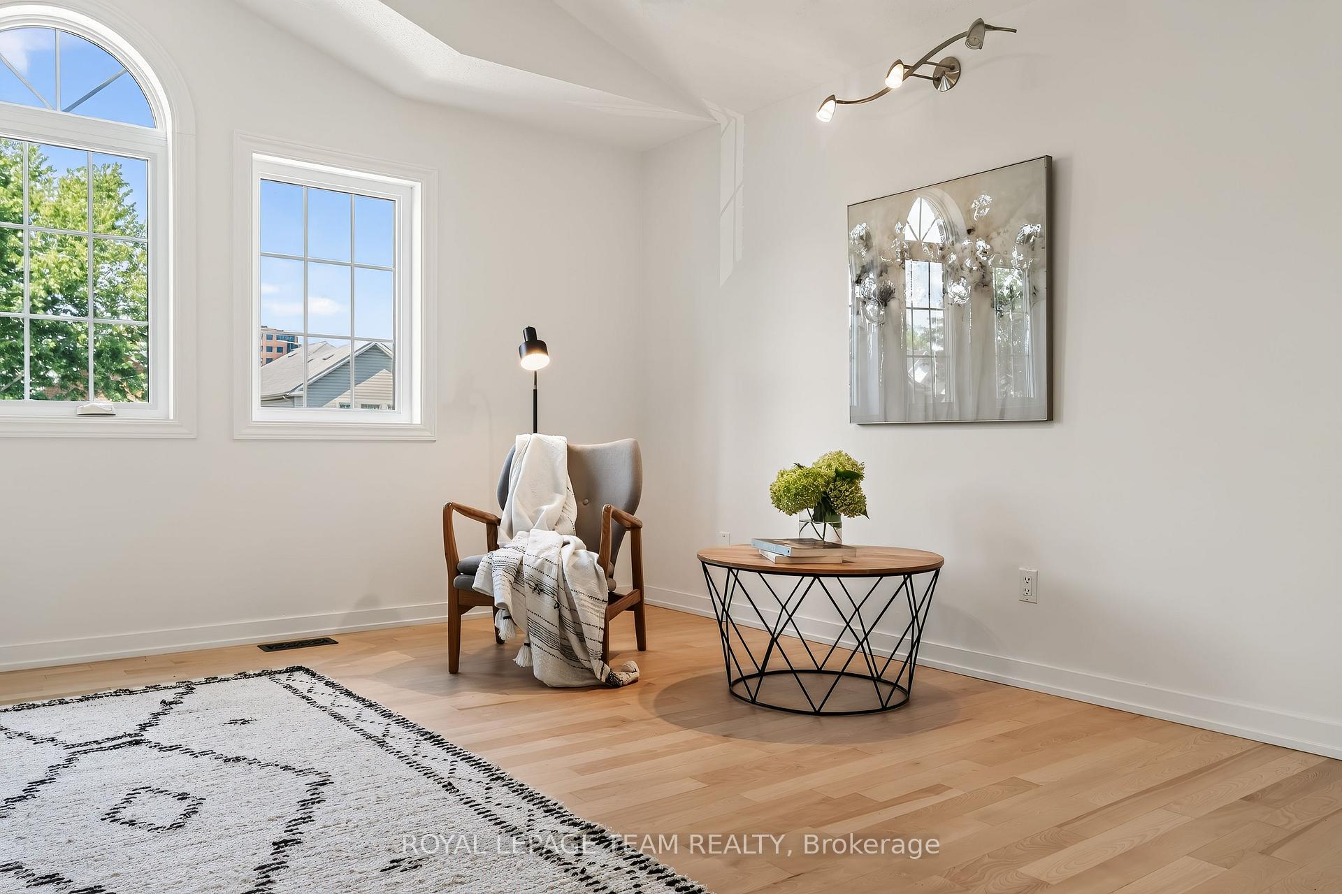 Photo 21 of 28 Borealis Crescent, Ottawa, Carson Meadows — HOMEH