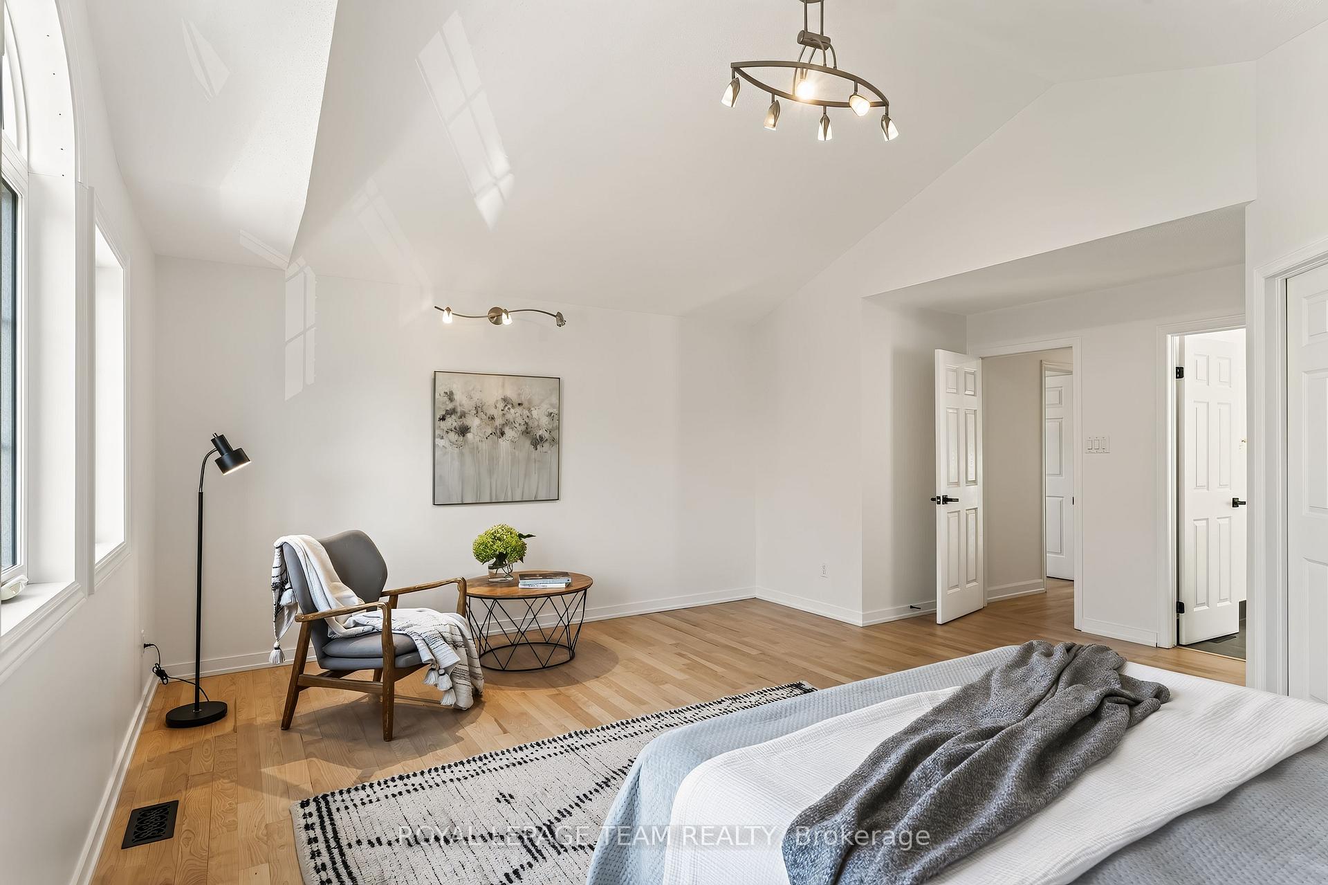 Photo 22 of 28 Borealis Crescent, Ottawa, Carson Meadows — HOMEH