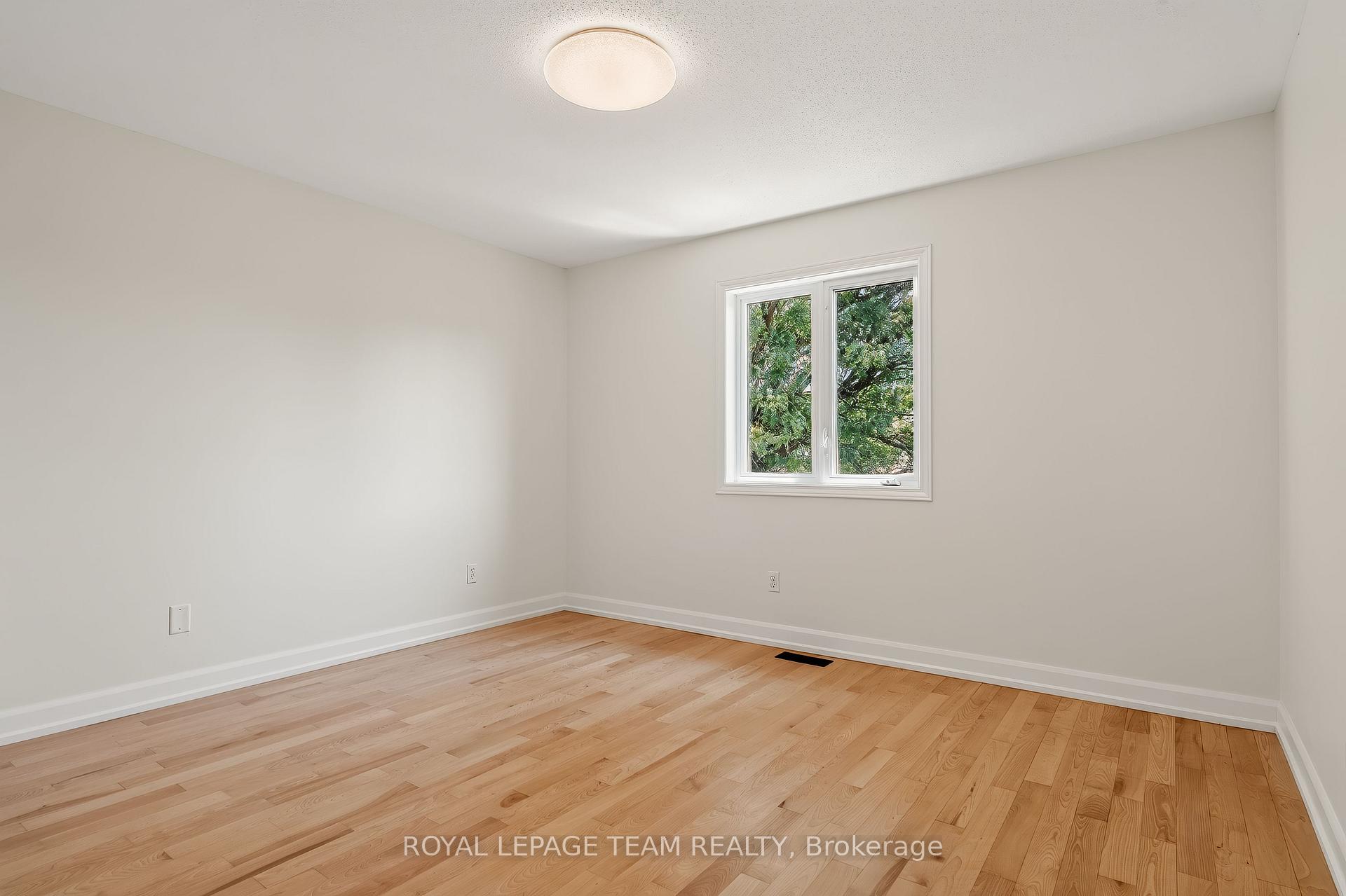 Photo 30 of 28 Borealis Crescent, Ottawa, Carson Meadows — HOMEH