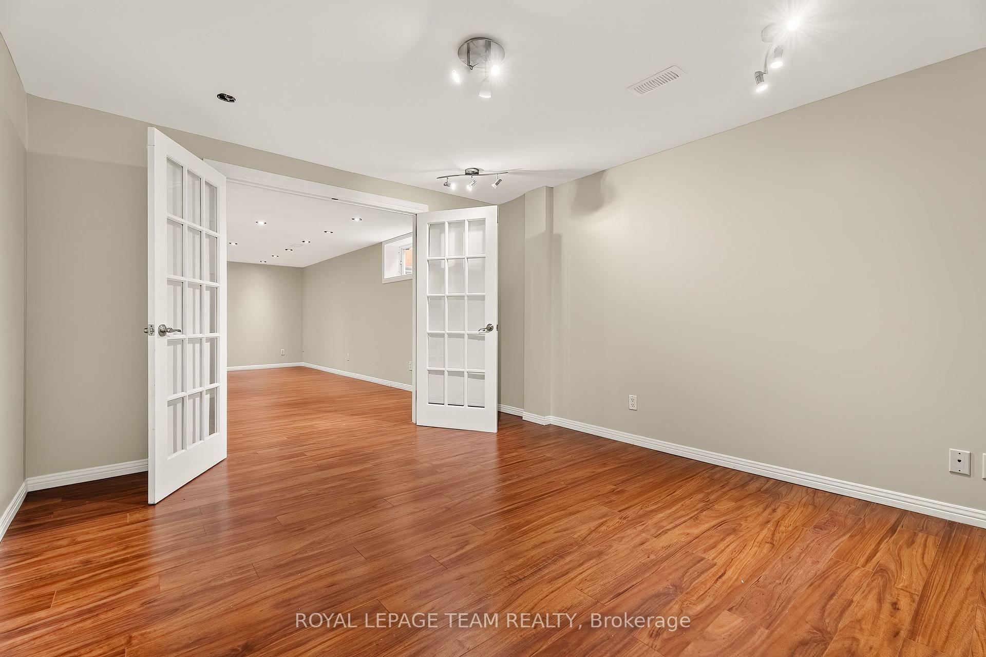 Photo 35 of 28 Borealis Crescent, Ottawa, Carson Meadows — HOMEH