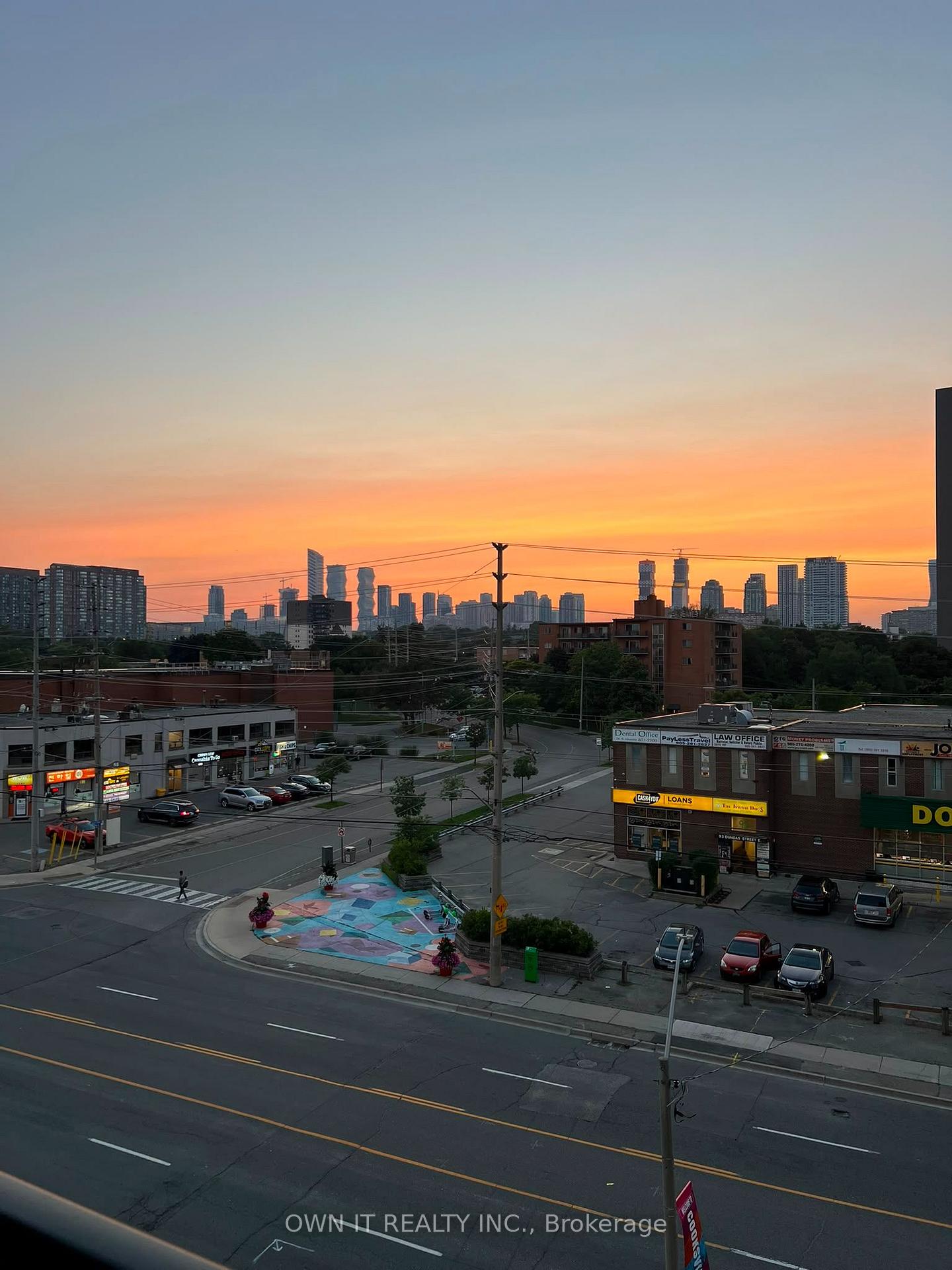Photo 1 of Unit 403, 86 Dundas Street E, Mississauga, Cooksville — HOMEH