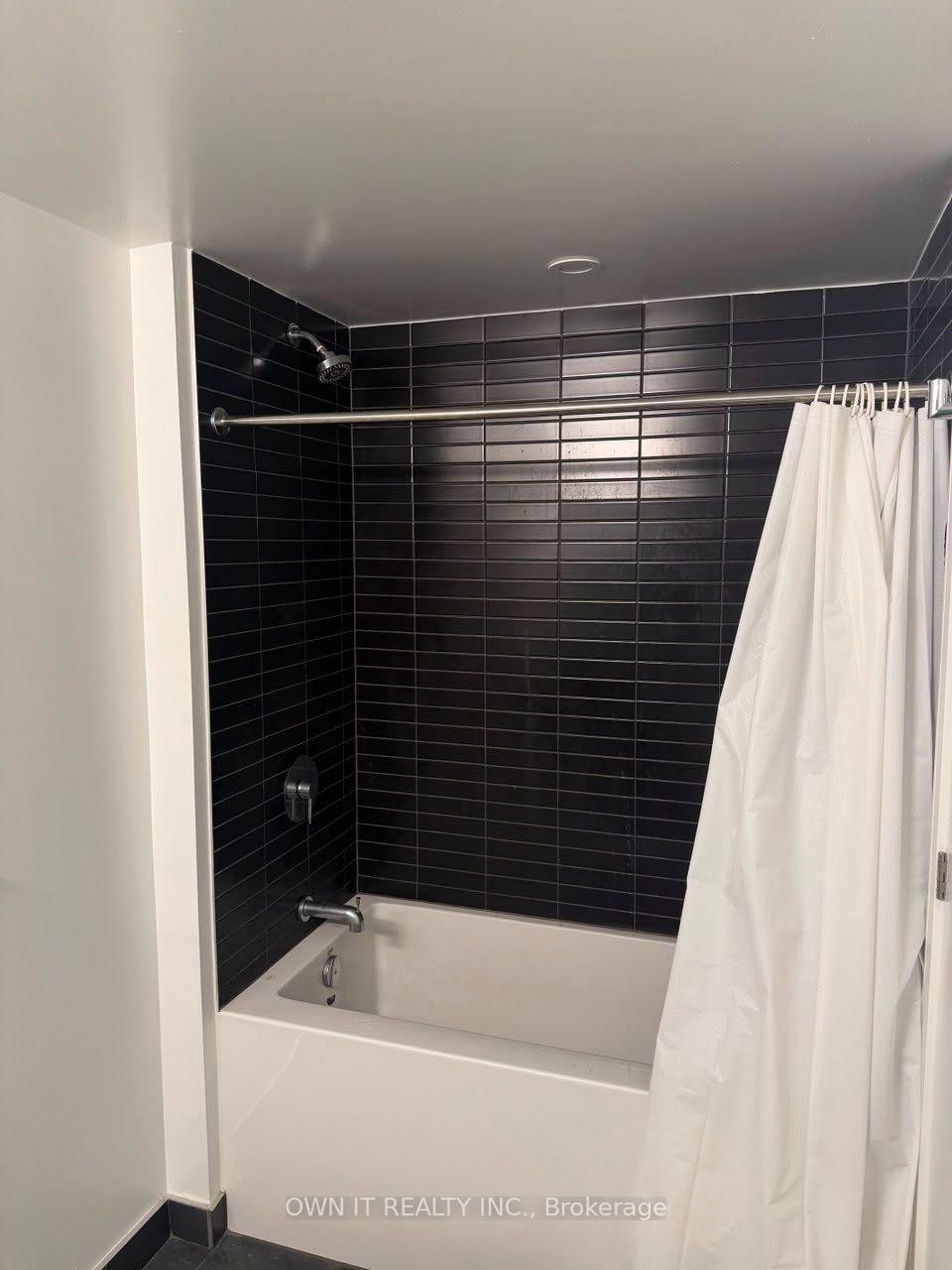 Photo 6 of Unit 403, 86 Dundas Street E, Mississauga, Cooksville — HOMEH