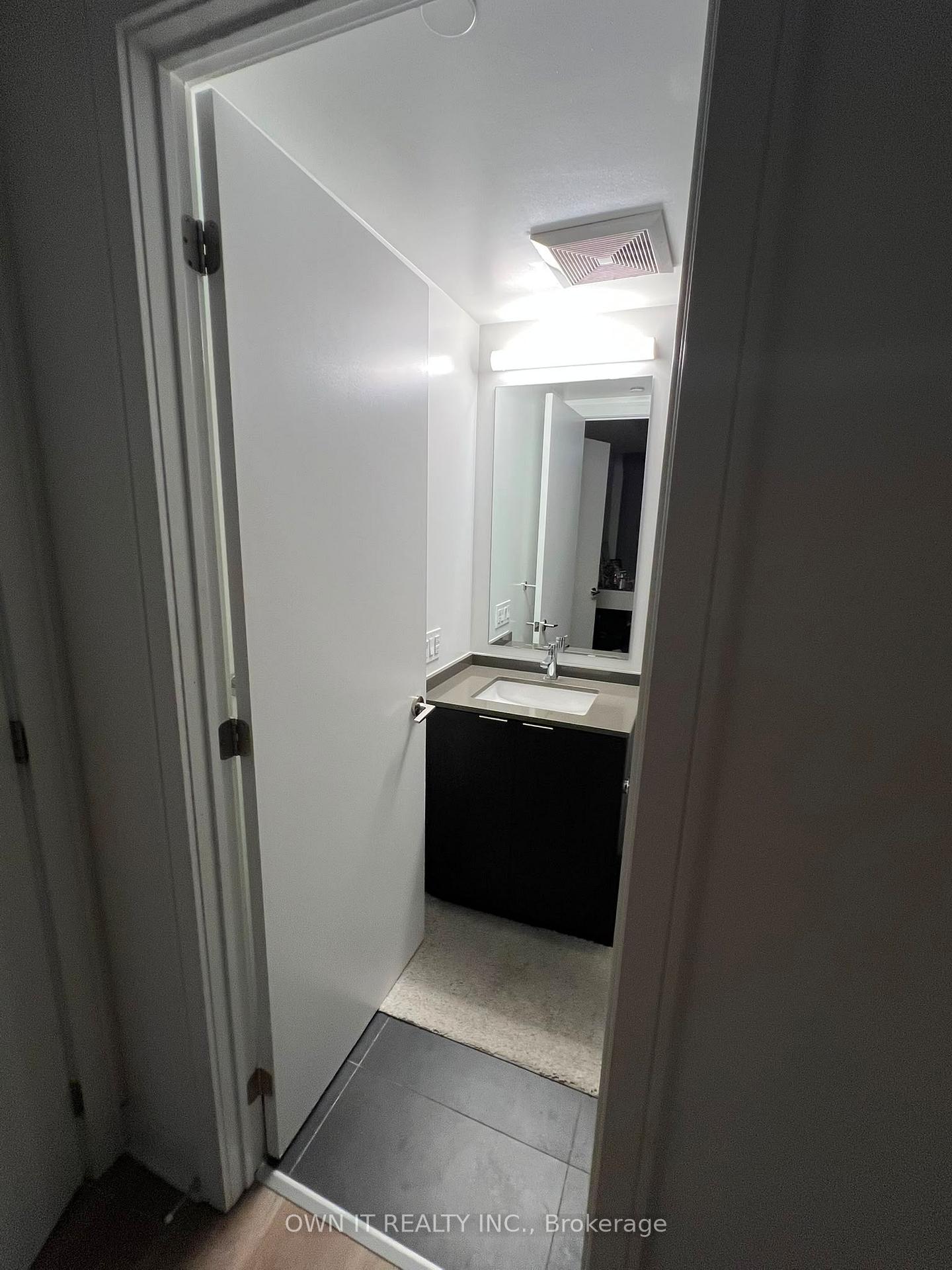 Photo 15 of Unit 403, 86 Dundas Street E, Mississauga, Cooksville — HOMEH