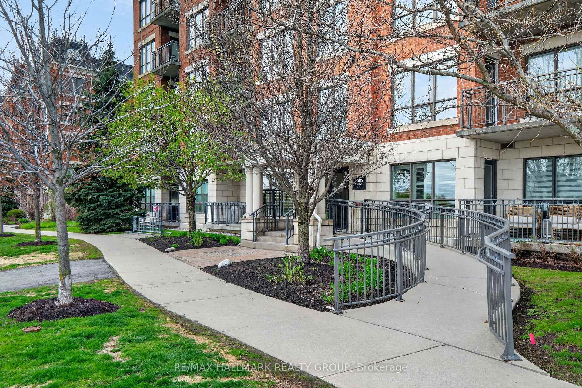 Photo 3 of Unit 301, 1005 Beauparc Private, Ottawa, Cyrville — HOMEH