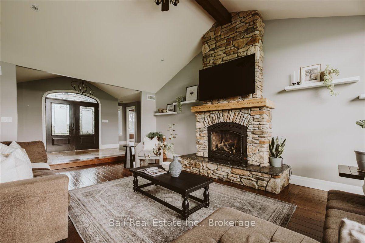 Photo 11 of 1035 Listowel Line, Selwyn — HOMEH