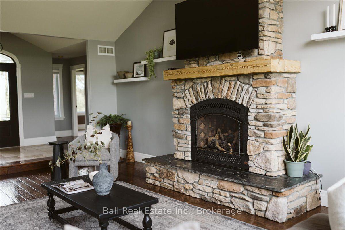 Photo 17 of 1035 Listowel Line, Selwyn — HOMEH