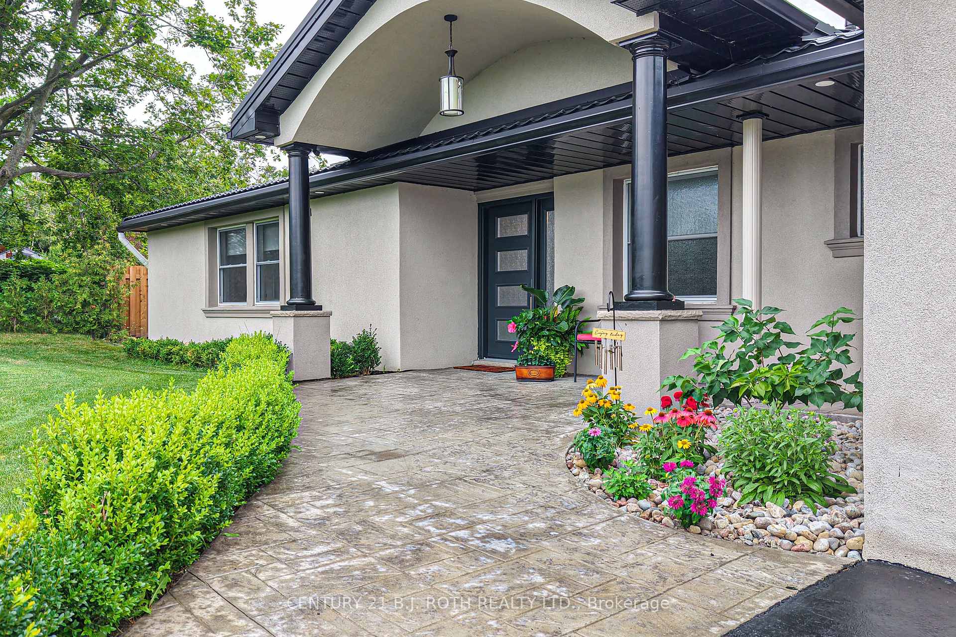 Photo 3 of 91 Moon Point Drive, Oro-Medonte, Rural Oro-Medonte — HOMEH