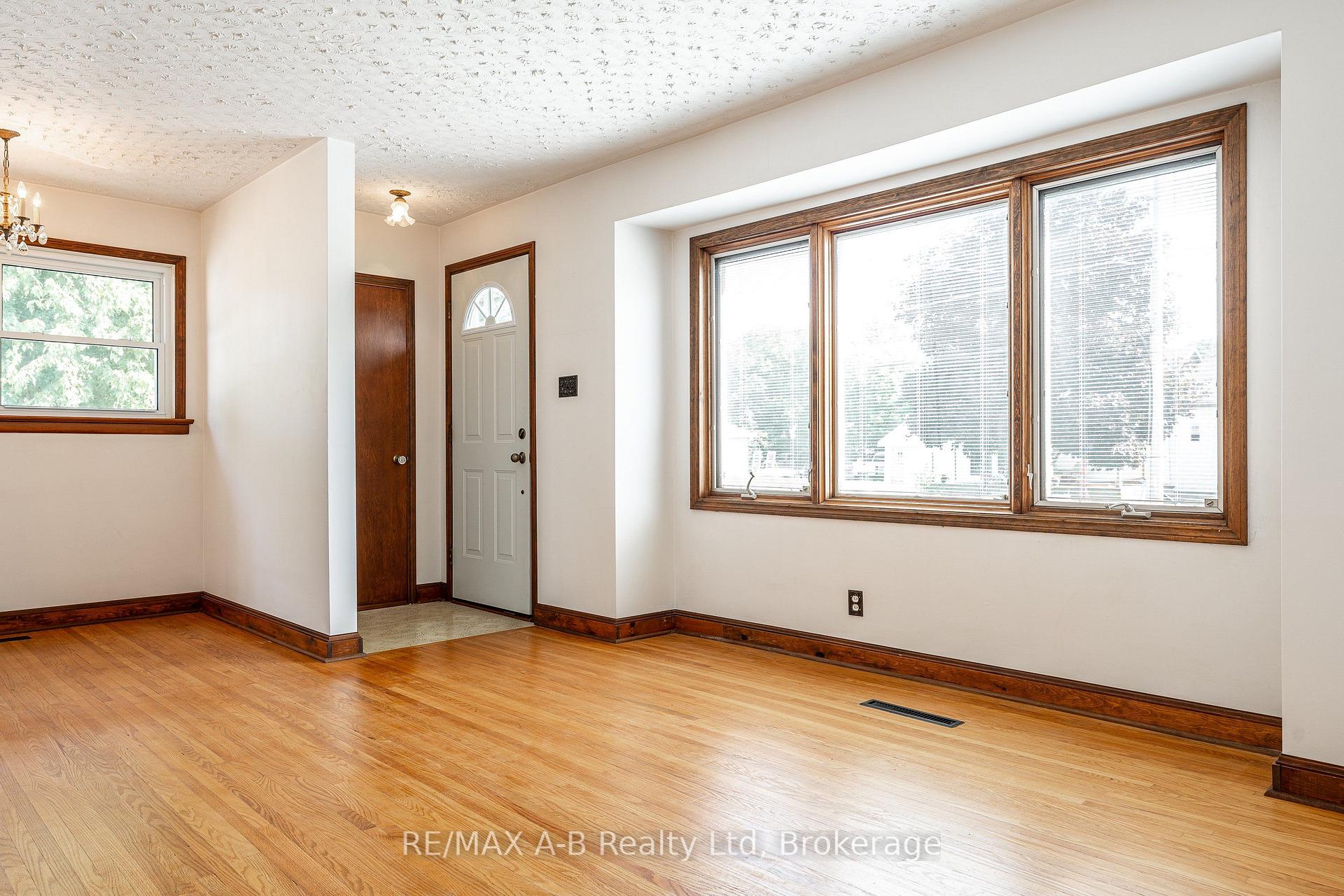 Photo 7 of 34 Warner Street, St. Marys — HOMEH