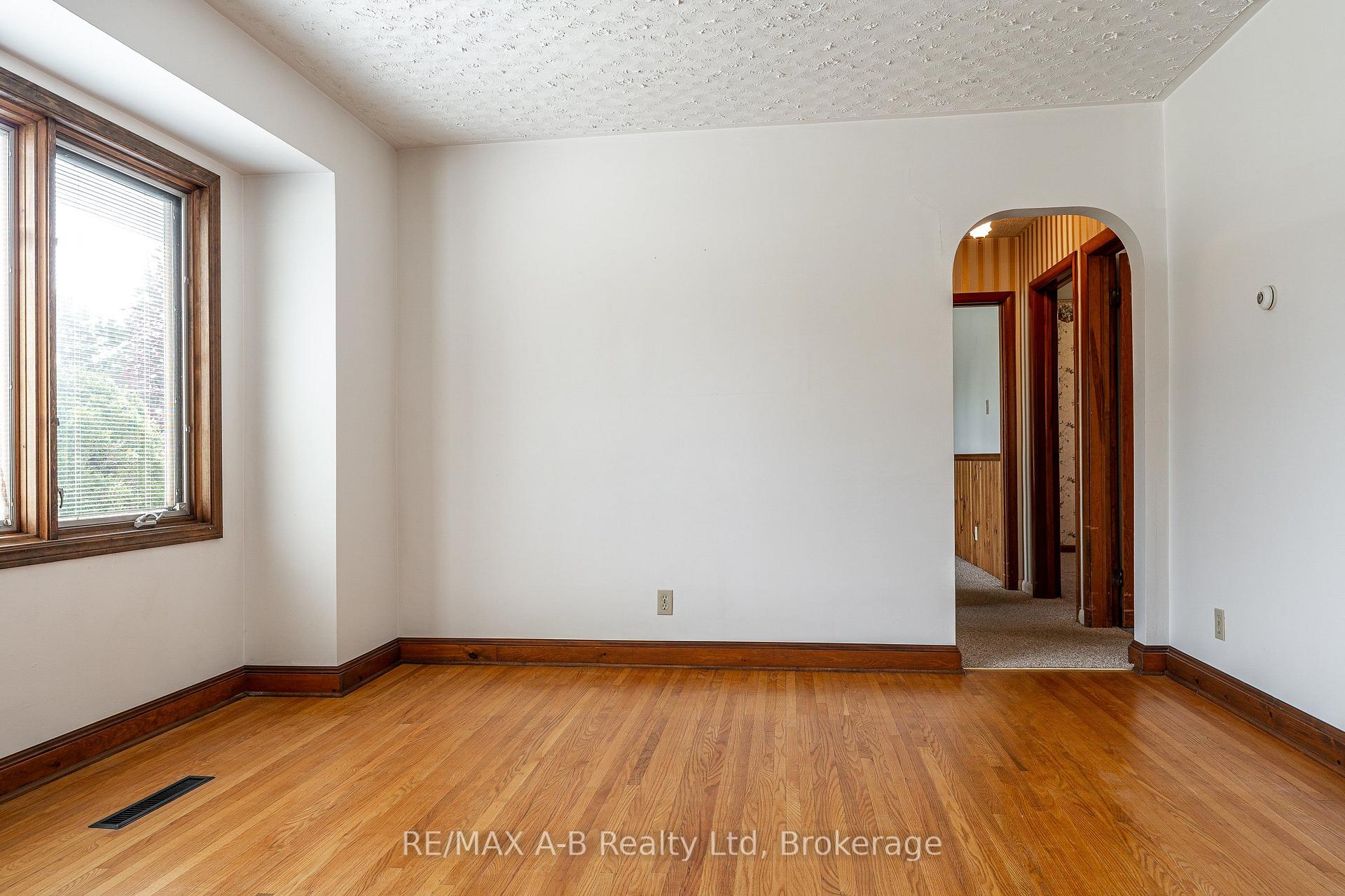 Photo 8 of 34 Warner Street, St. Marys — HOMEH