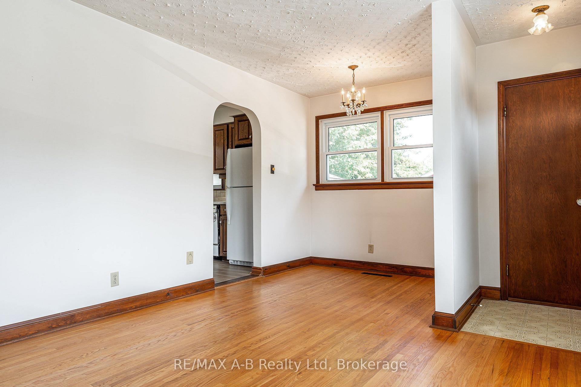 Photo 9 of 34 Warner Street, St. Marys — HOMEH