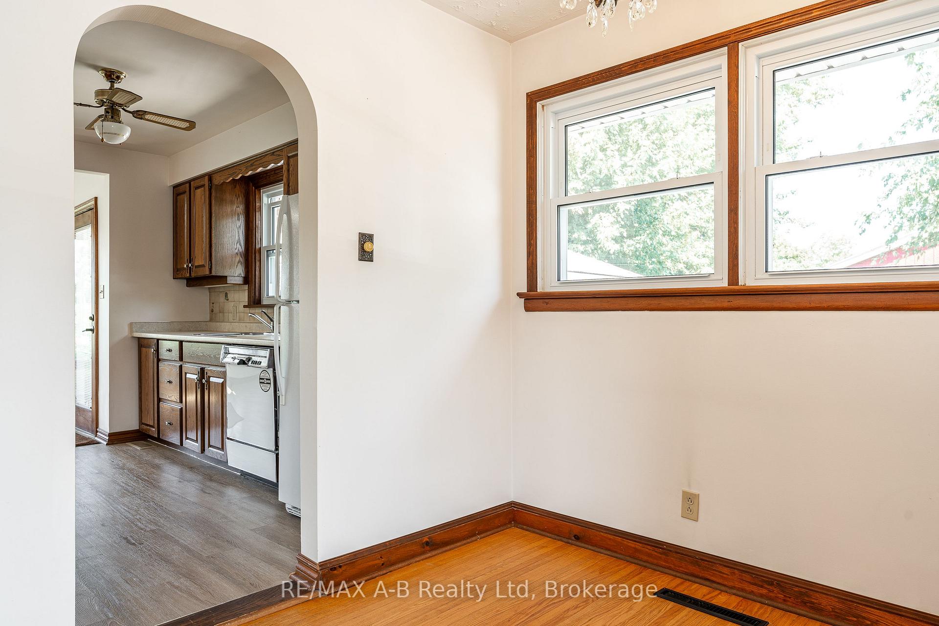 Photo 10 of 34 Warner Street, St. Marys — HOMEH