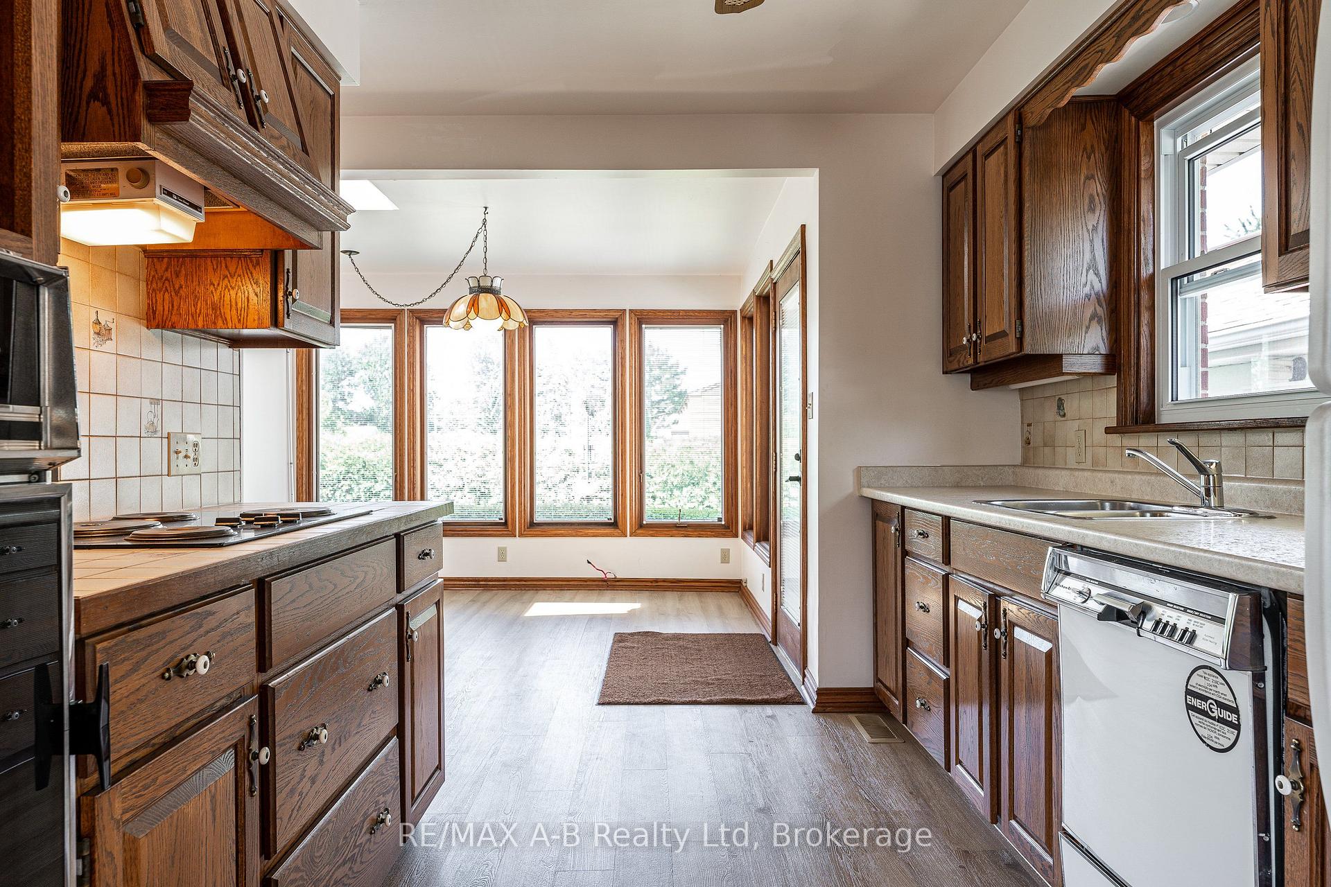 Photo 11 of 34 Warner Street, St. Marys — HOMEH