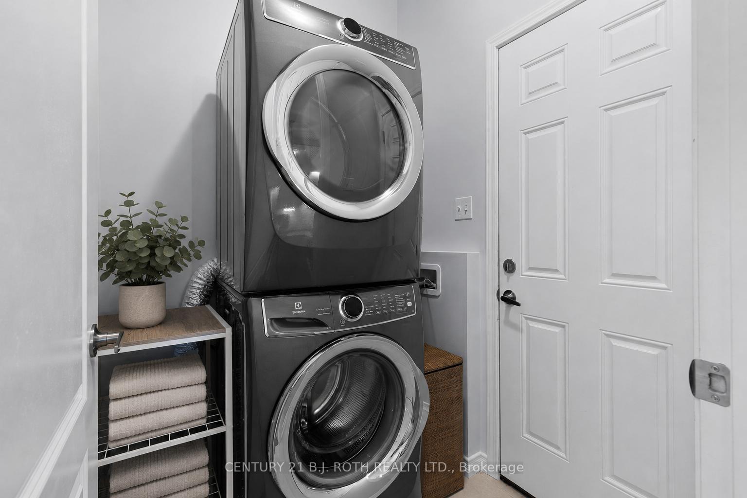 Photo 19 of 117 Isabella Drive, Orillia — HOMEH