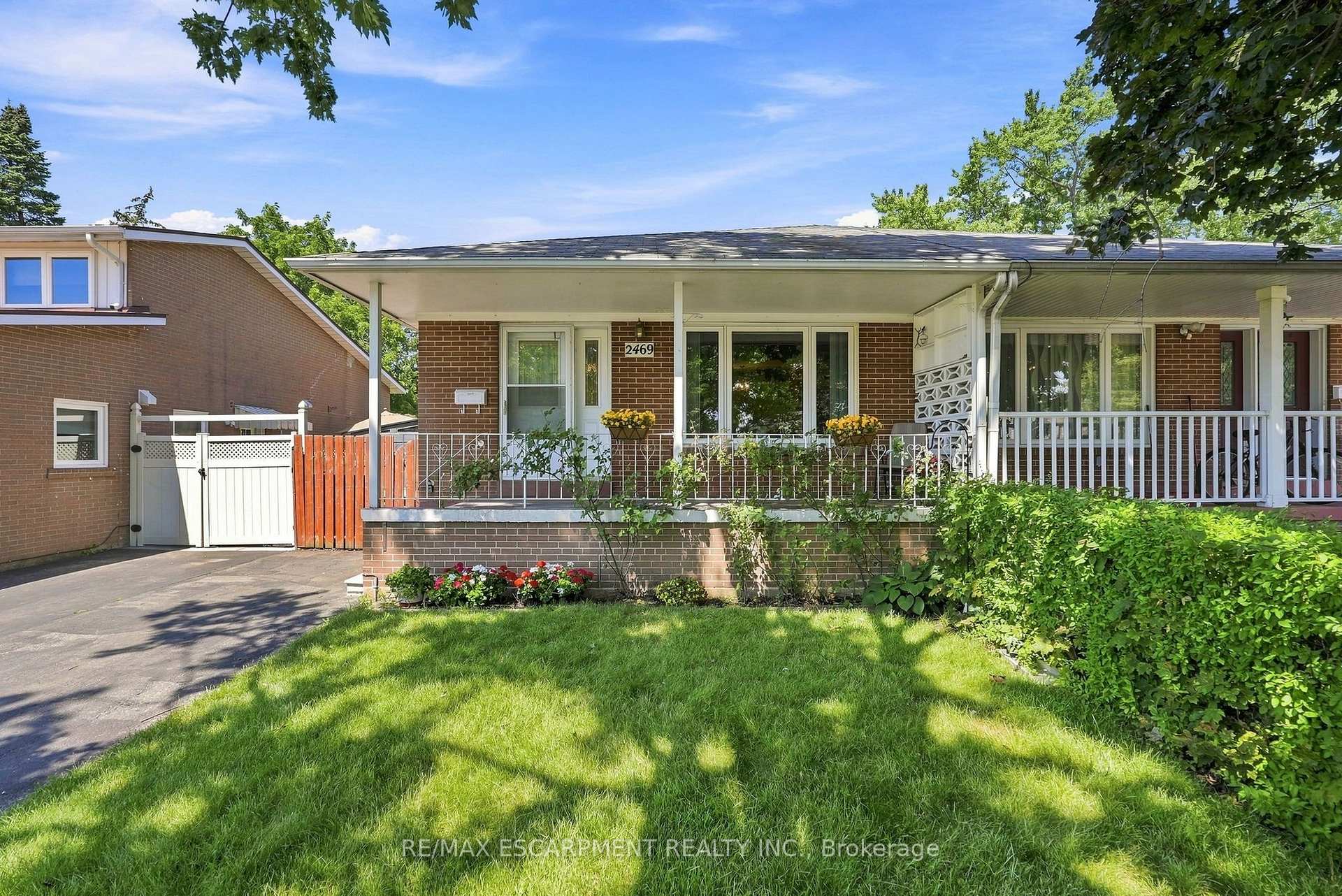 Photo 1 of 2469 Padstow Crescent, Mississauga, Clarkson — HOMEH
