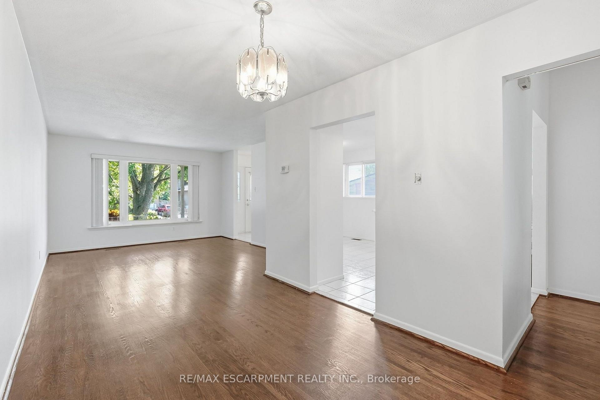 Photo 12 of 2469 Padstow Crescent, Mississauga, Clarkson — HOMEH