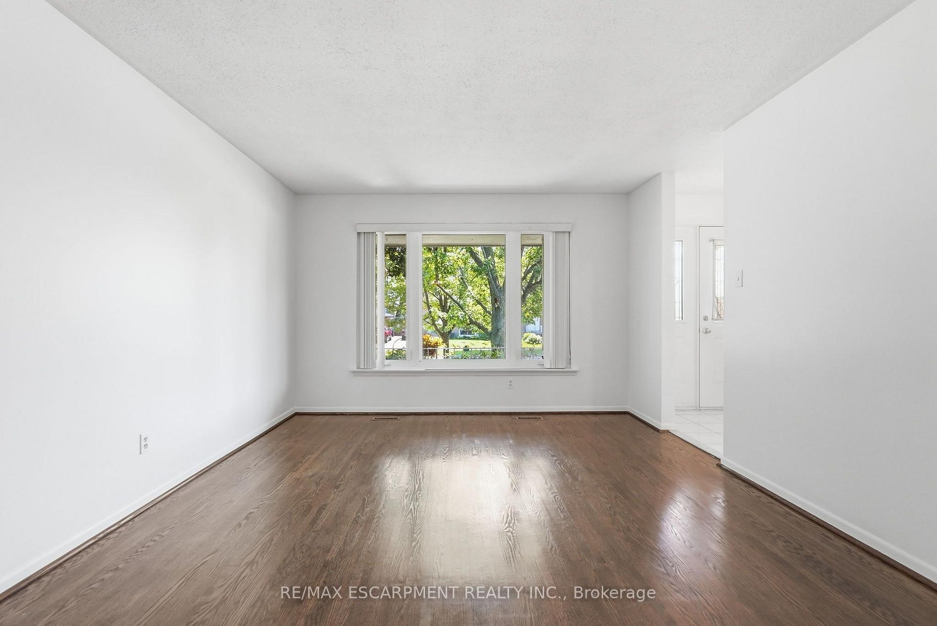 Photo 14 of 2469 Padstow Crescent, Mississauga, Clarkson — HOMEH