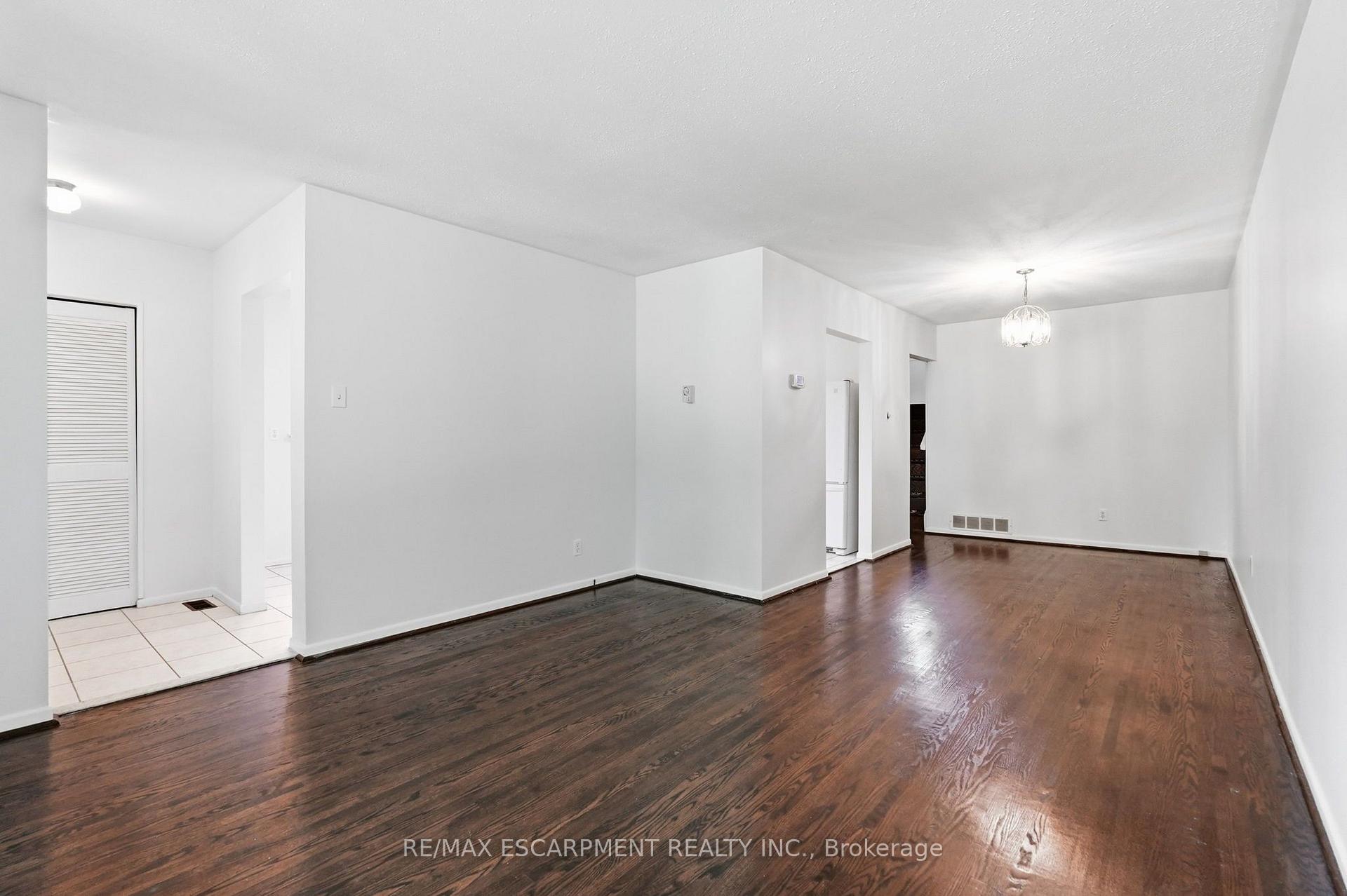 Photo 15 of 2469 Padstow Crescent, Mississauga, Clarkson — HOMEH
