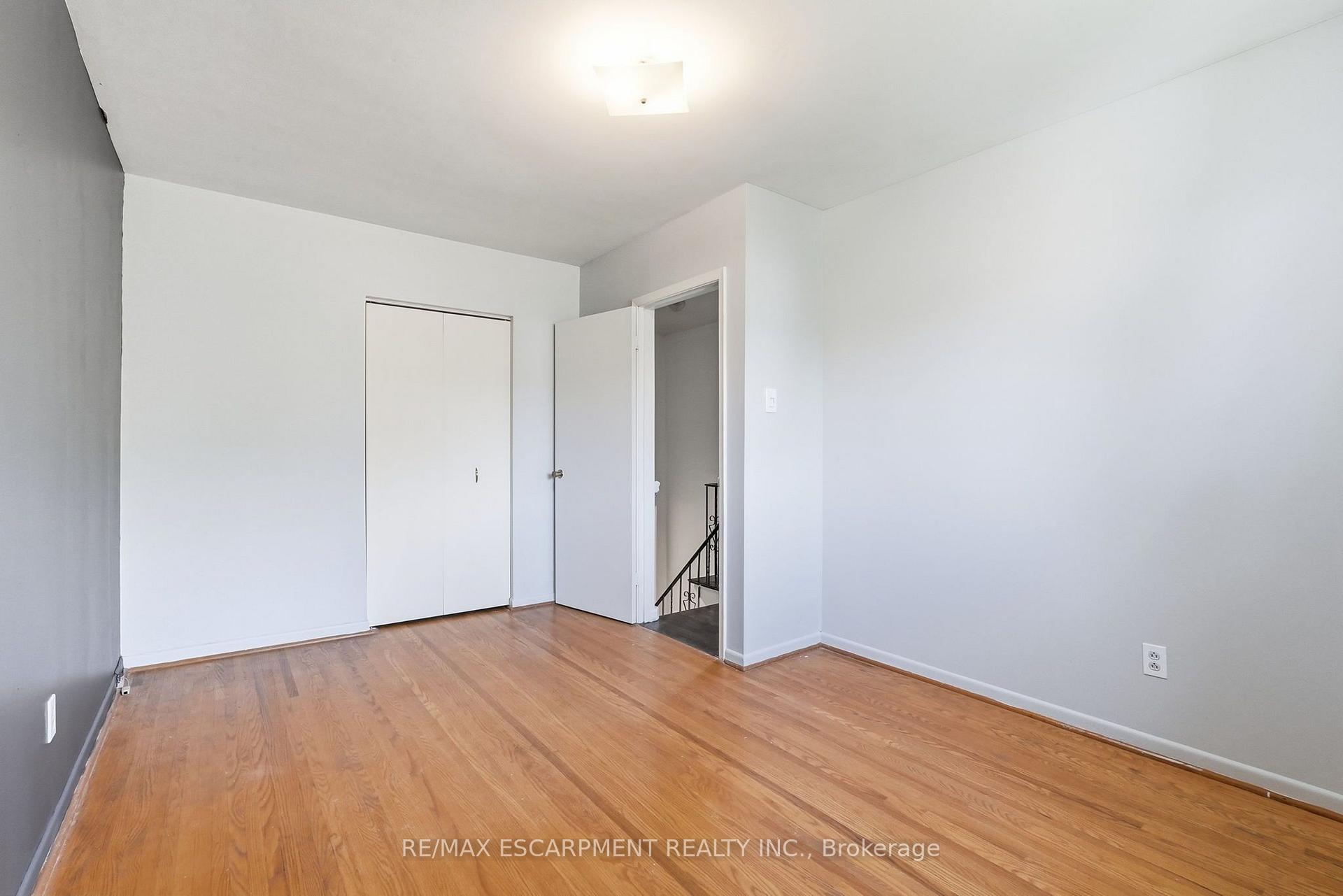 Photo 19 of 2469 Padstow Crescent, Mississauga, Clarkson — HOMEH