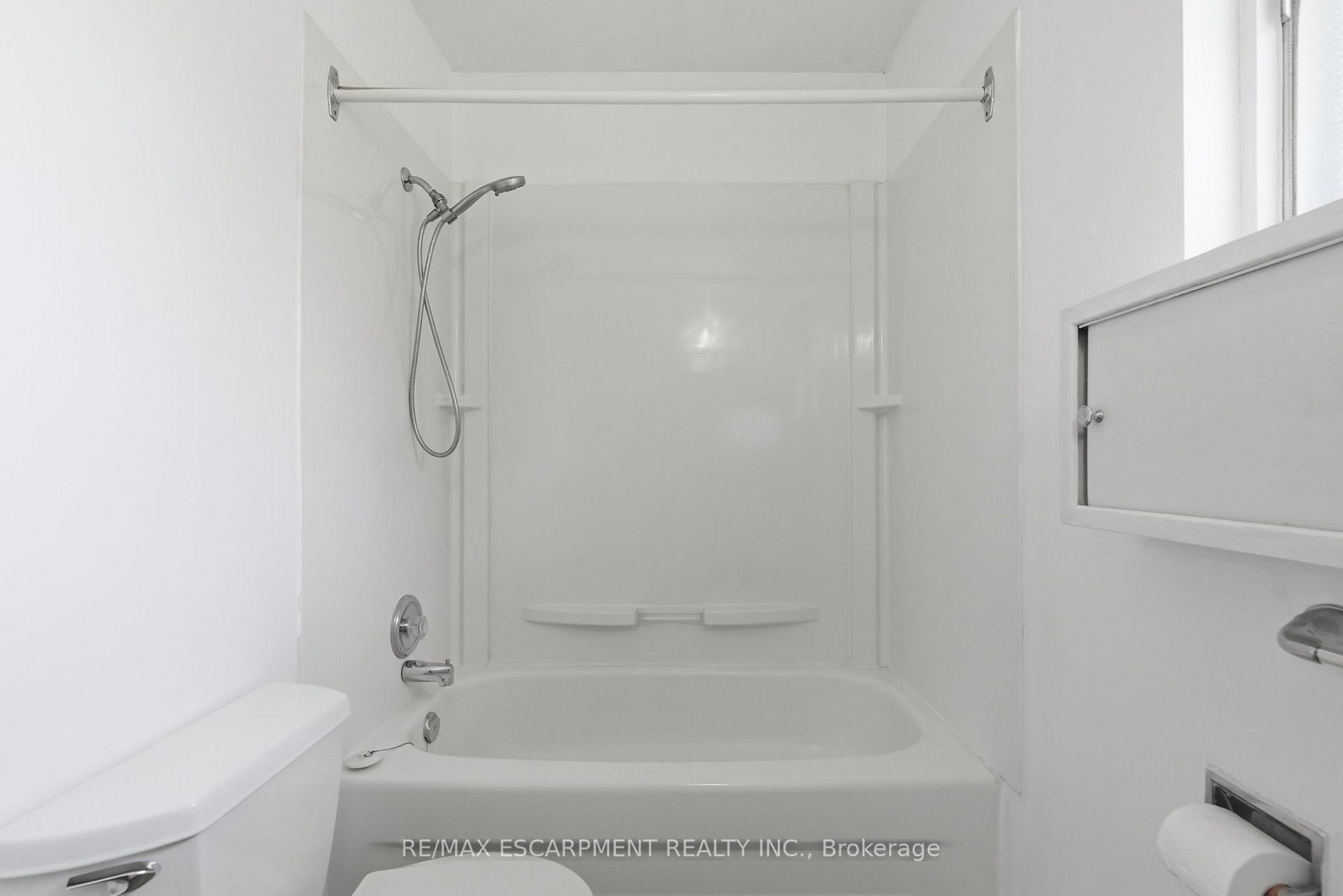 Photo 23 of 2469 Padstow Crescent, Mississauga, Clarkson — HOMEH