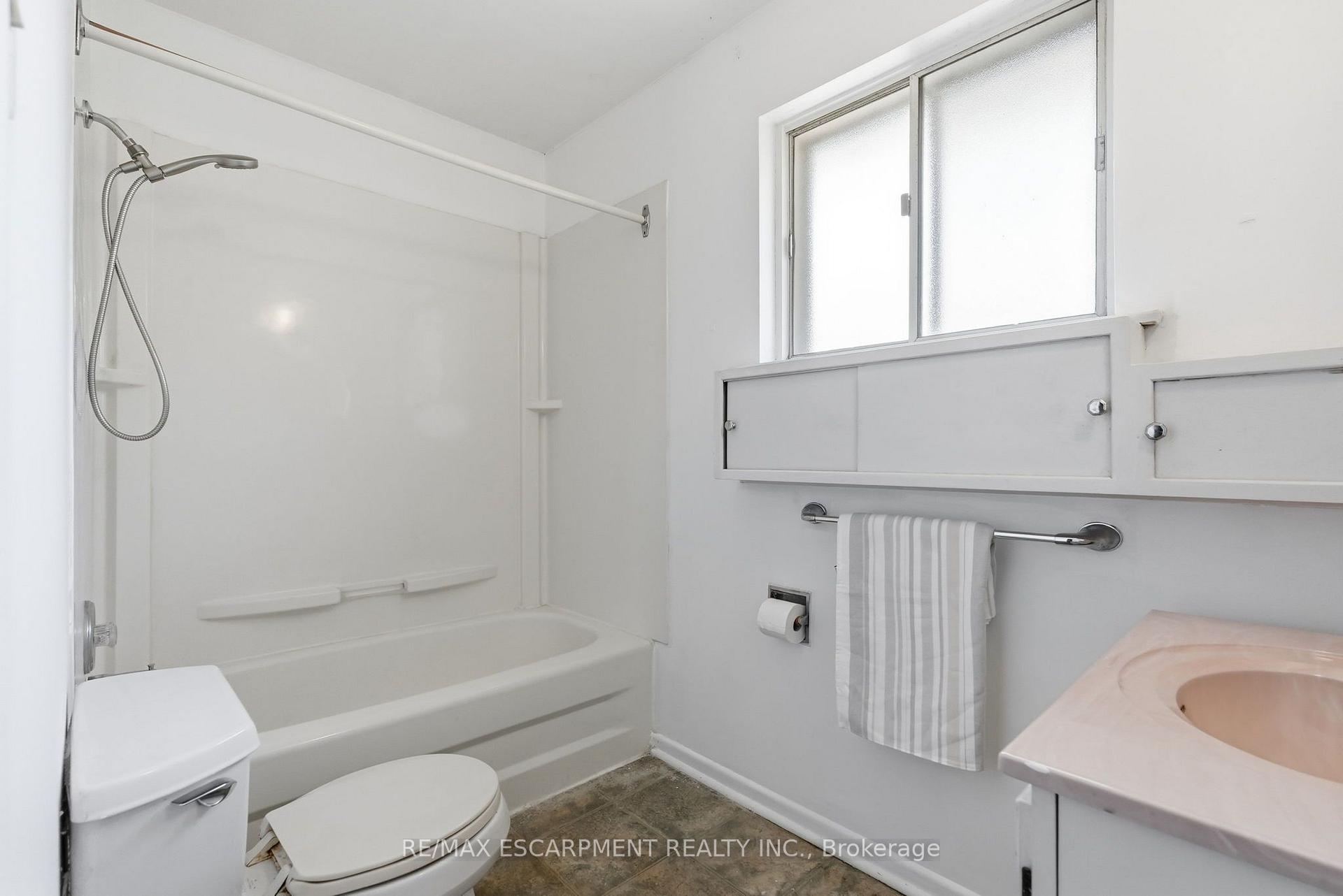 Photo 24 of 2469 Padstow Crescent, Mississauga, Clarkson — HOMEH