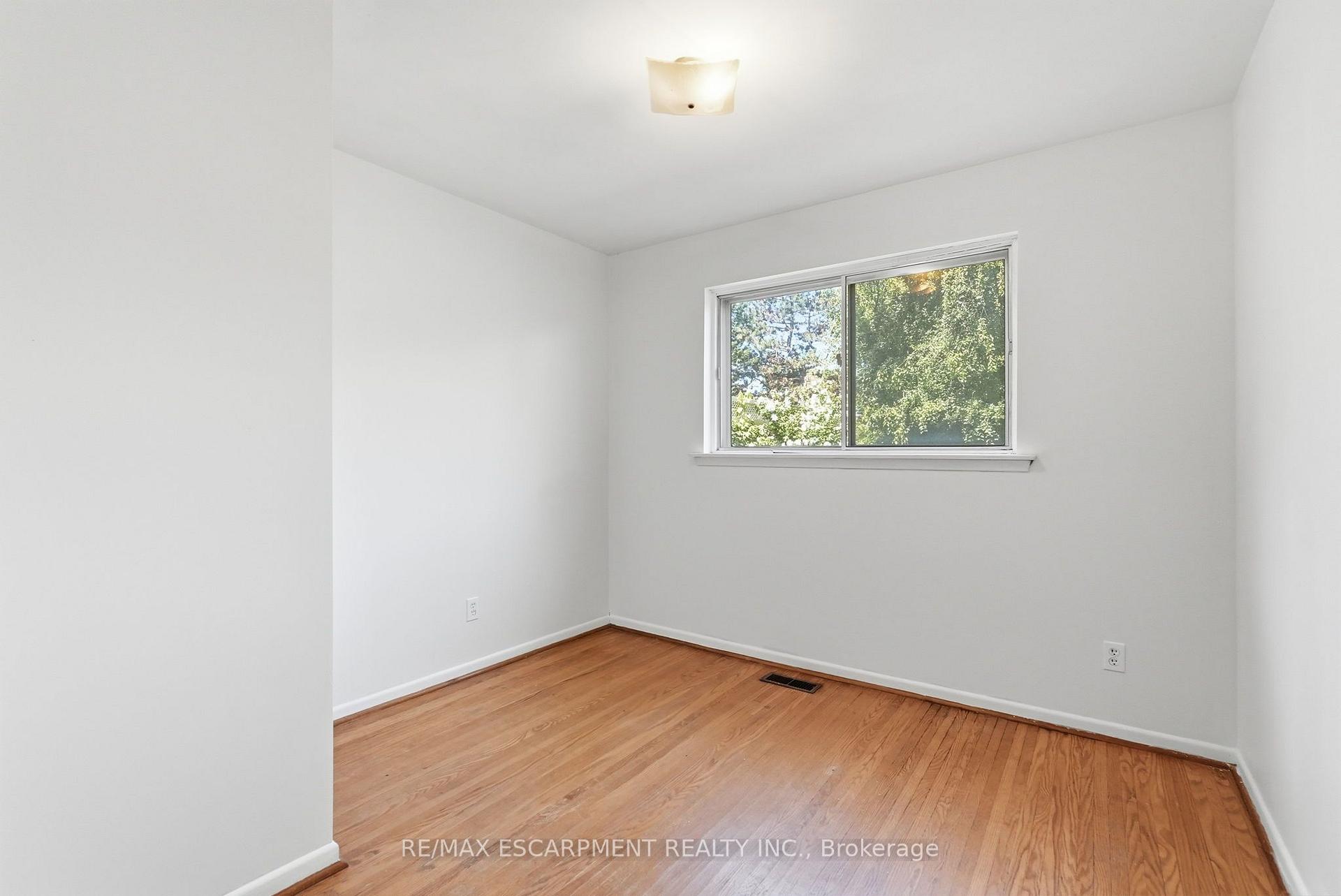 Photo 27 of 2469 Padstow Crescent, Mississauga, Clarkson — HOMEH