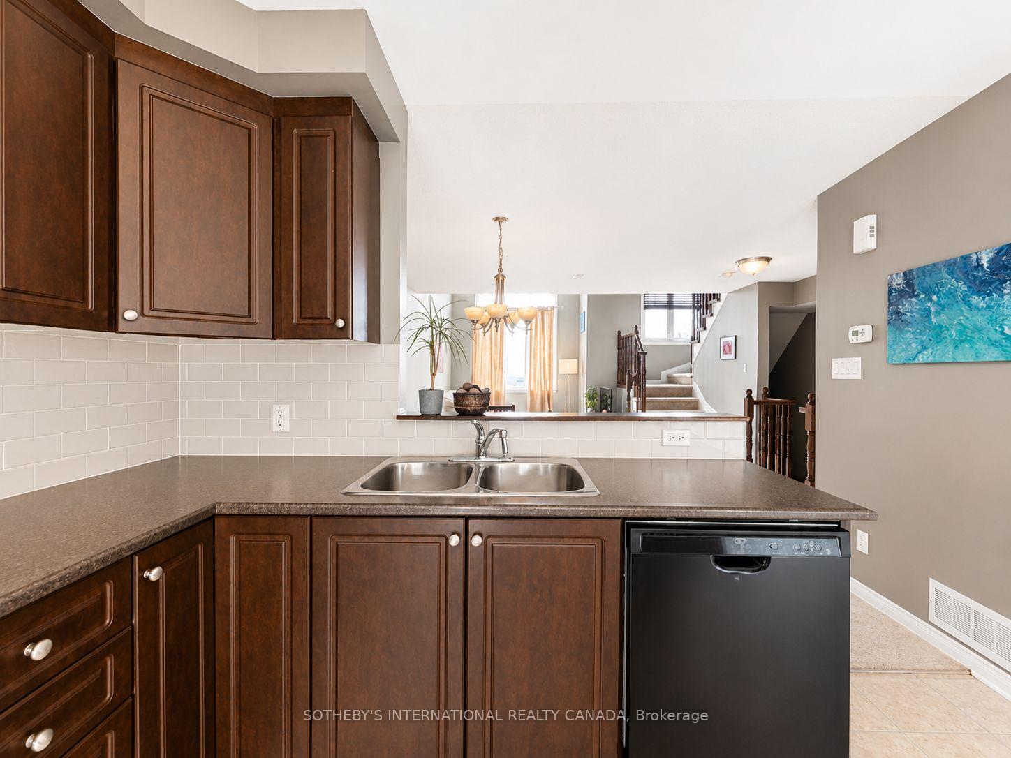 Photo 5 of 198 Keltie Private, Ottawa, Barrhaven - Longfields — HOMEH