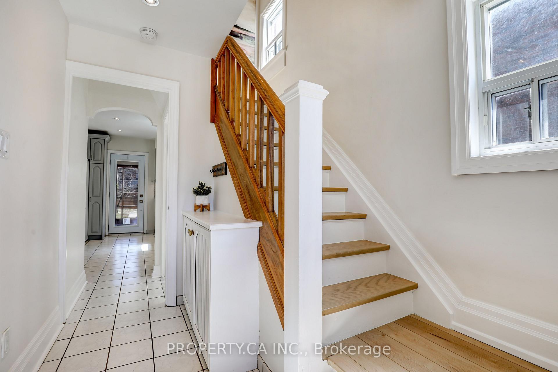 Photo 2 of 135 Cadorna Avenue, Toronto, East York — HOMEH