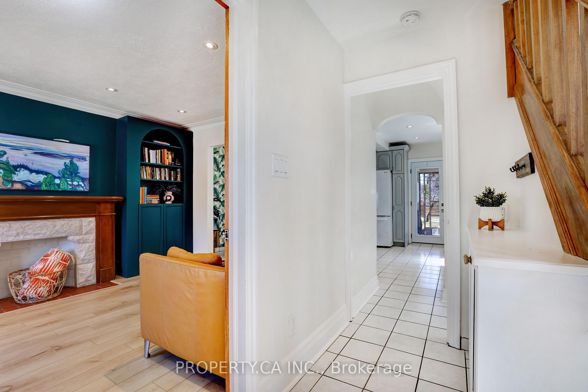 Photo 3 of 135 Cadorna Avenue, Toronto, East York — HOMEH