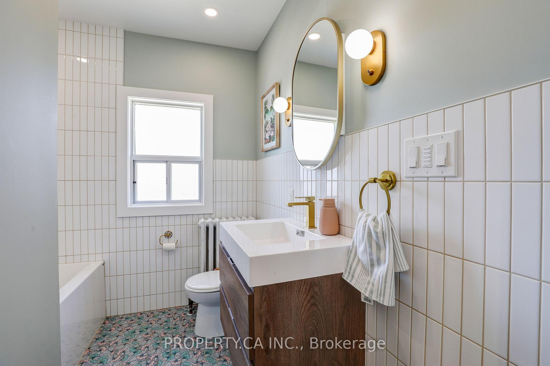 Photo 21 of 135 Cadorna Avenue, Toronto, East York — HOMEH