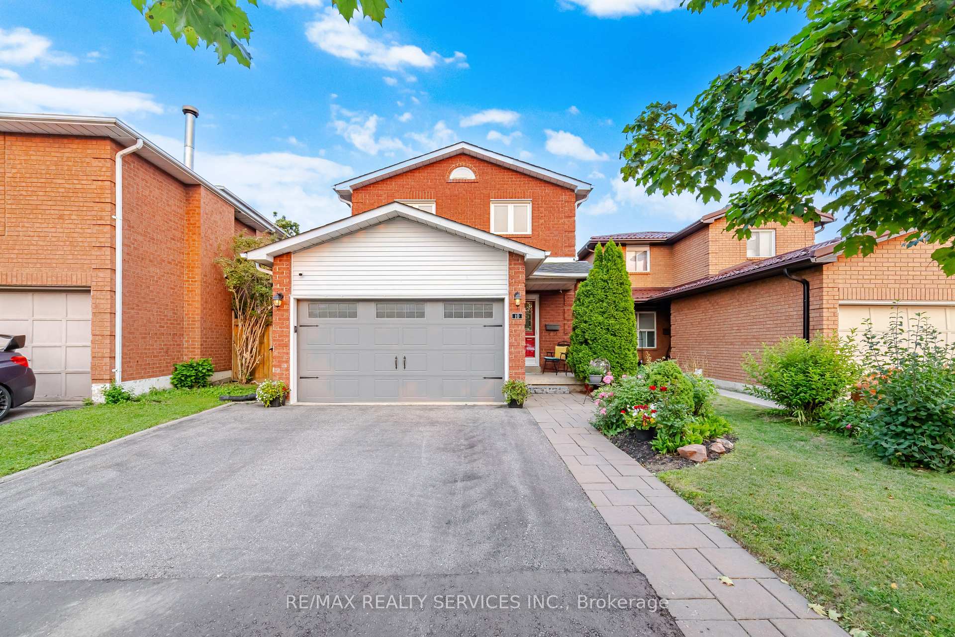 Photo 4 of 10 Valonia Drive, Brampton, Brampton North — HOMEH