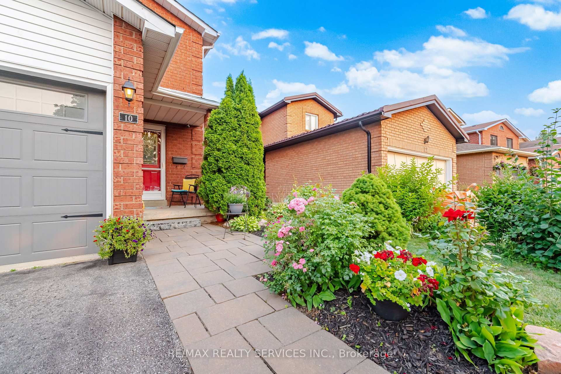 Photo 5 of 10 Valonia Drive, Brampton, Brampton North — HOMEH